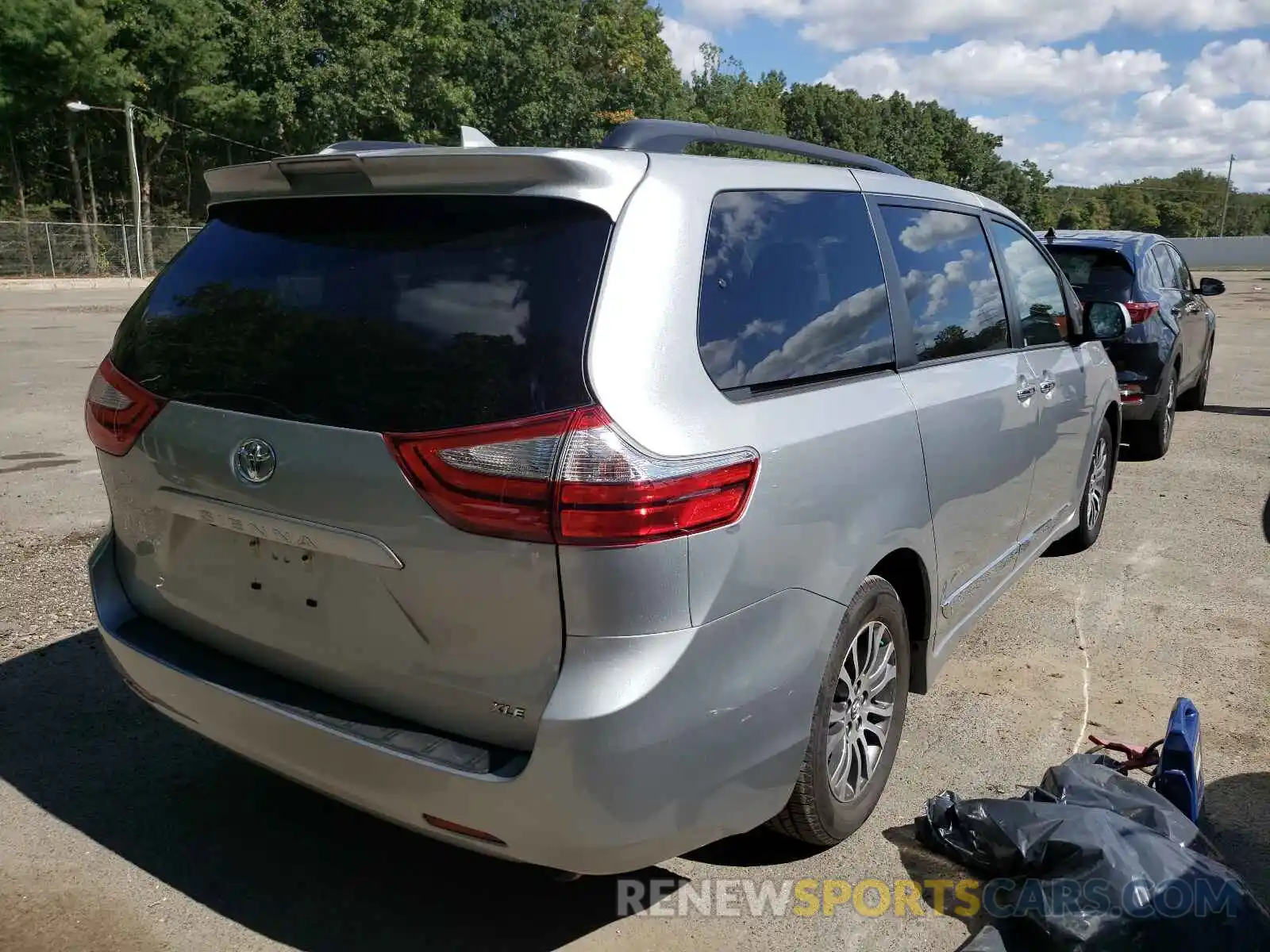 4 Фотография поврежденного автомобиля 5TDYZ3DC0KS014253 TOYOTA SIENNA 2019