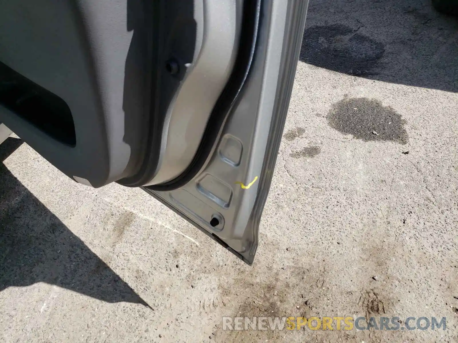 9 Photograph of a damaged car 5TDYZ3DC0KS014253 TOYOTA SIENNA 2019