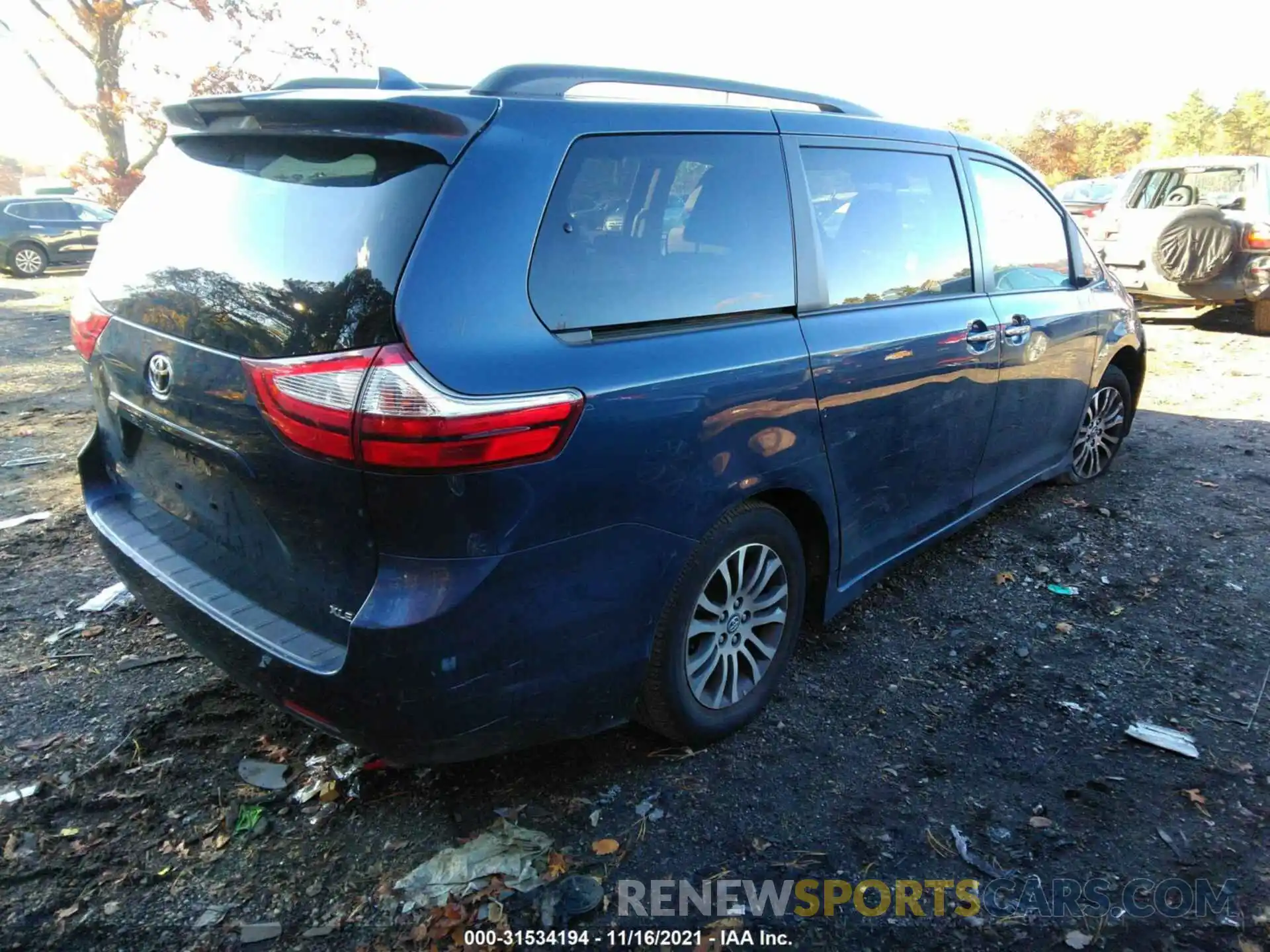 4 Фотография поврежденного автомобиля 5TDYZ3DC0KS014978 TOYOTA SIENNA 2019