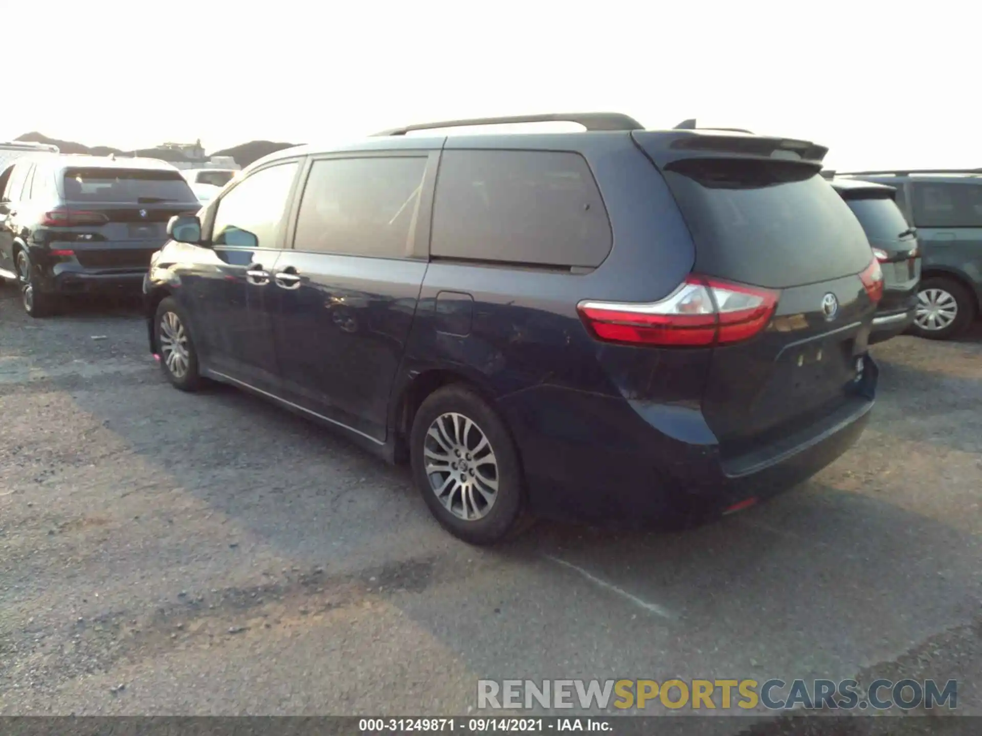 3 Фотография поврежденного автомобиля 5TDYZ3DC0KS019467 TOYOTA SIENNA 2019