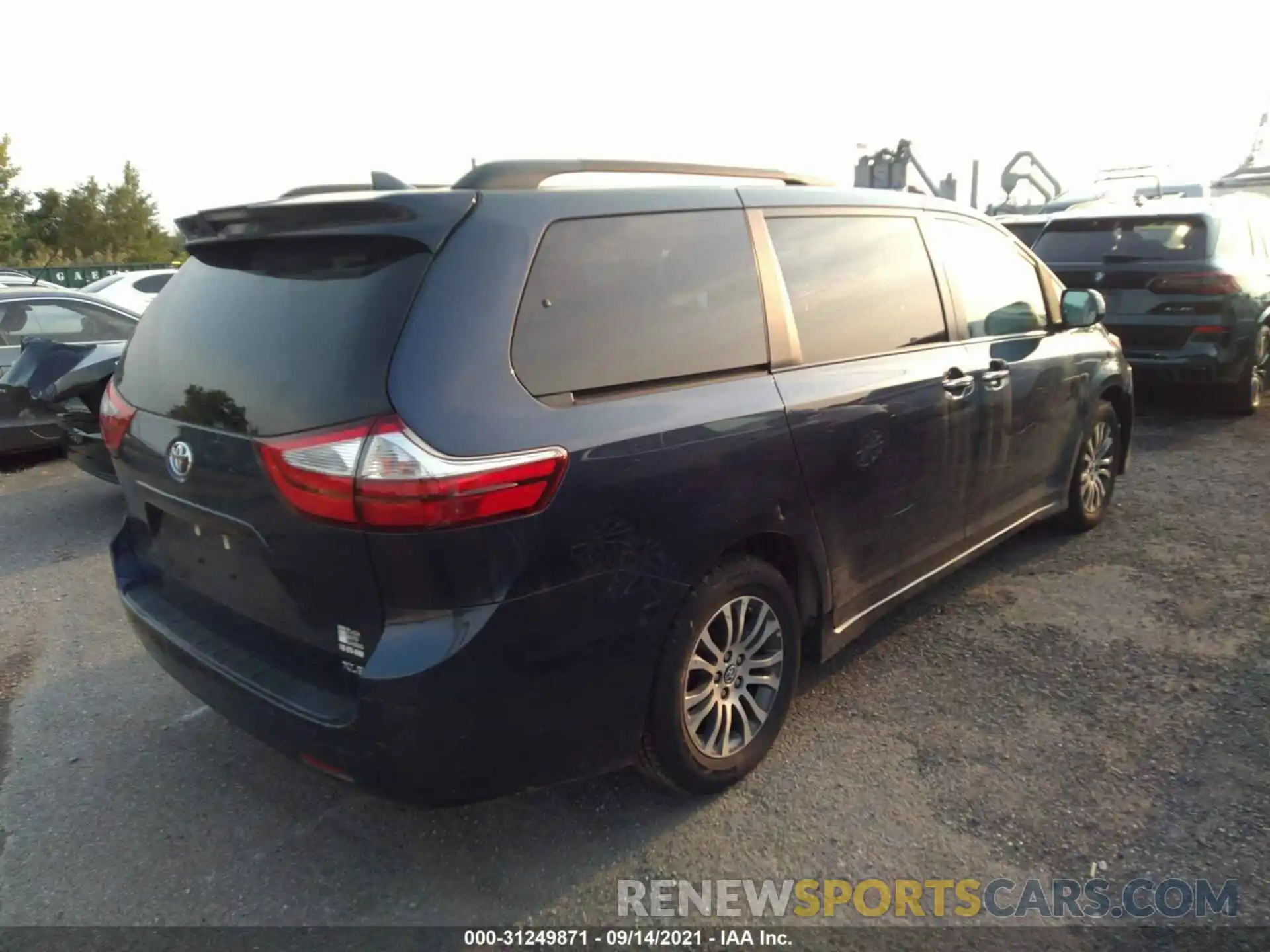 4 Фотография поврежденного автомобиля 5TDYZ3DC0KS019467 TOYOTA SIENNA 2019