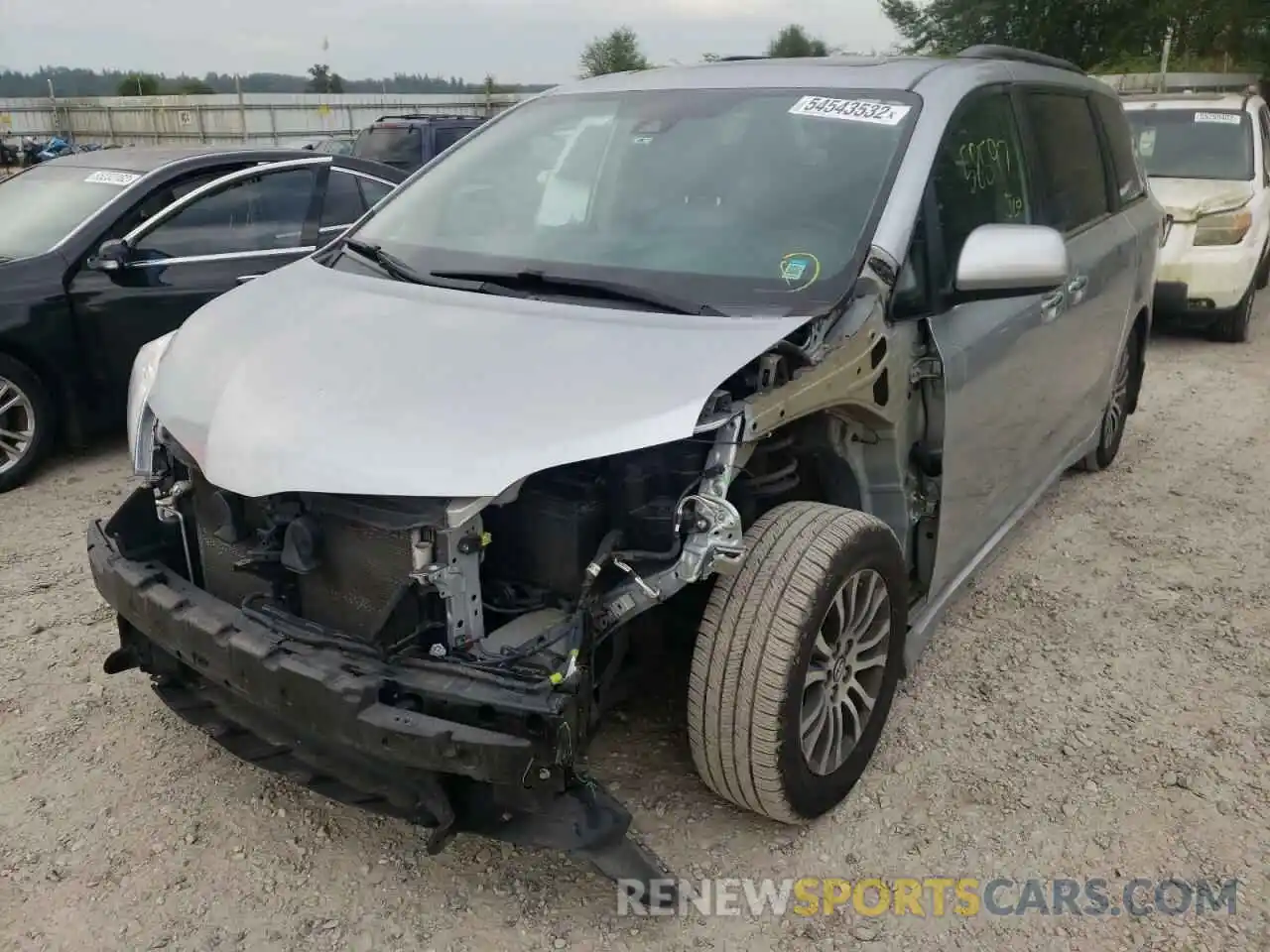 2 Photograph of a damaged car 5TDYZ3DC0KS019890 TOYOTA SIENNA 2019