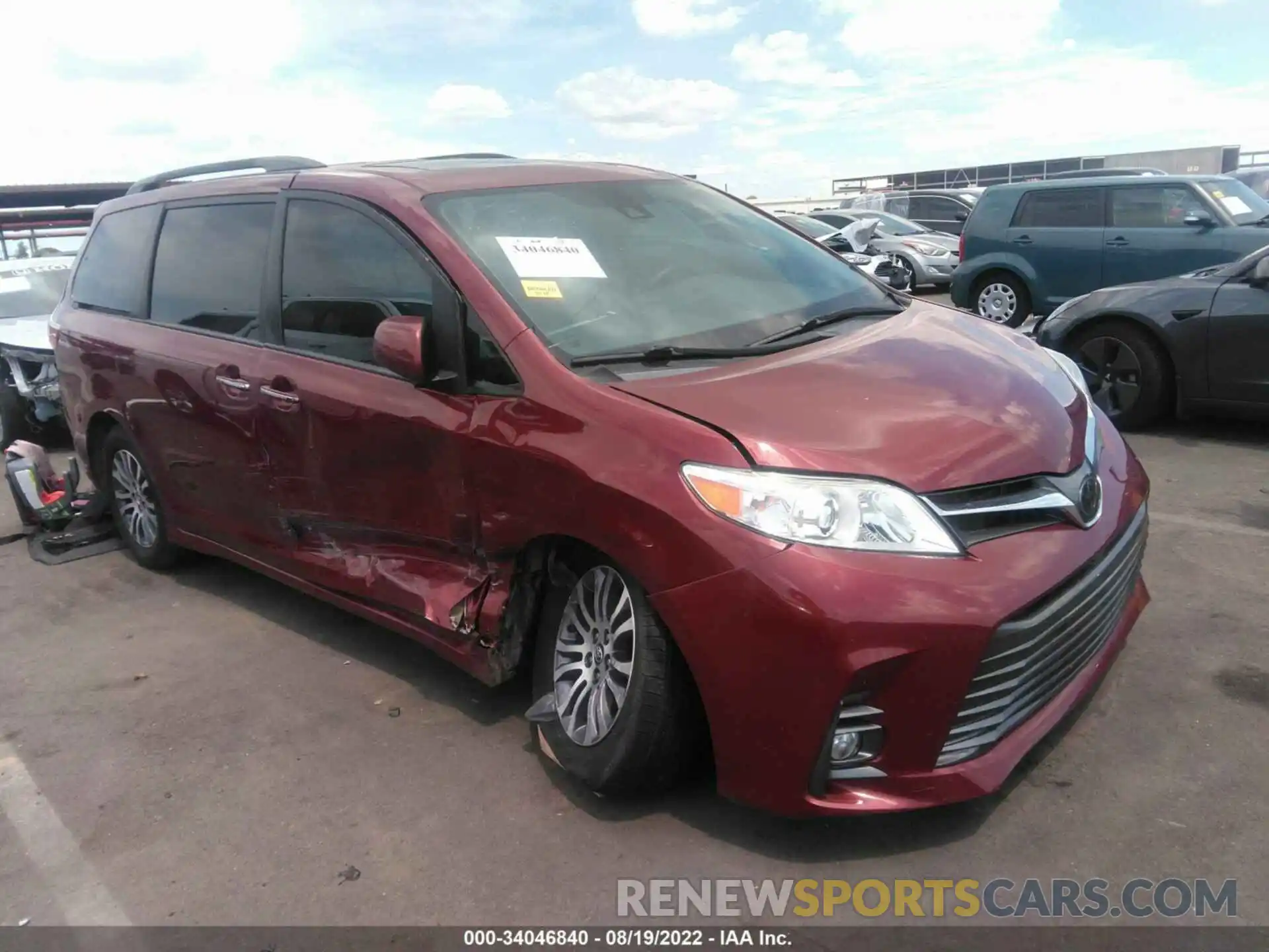 1 Photograph of a damaged car 5TDYZ3DC0KS020120 TOYOTA SIENNA 2019