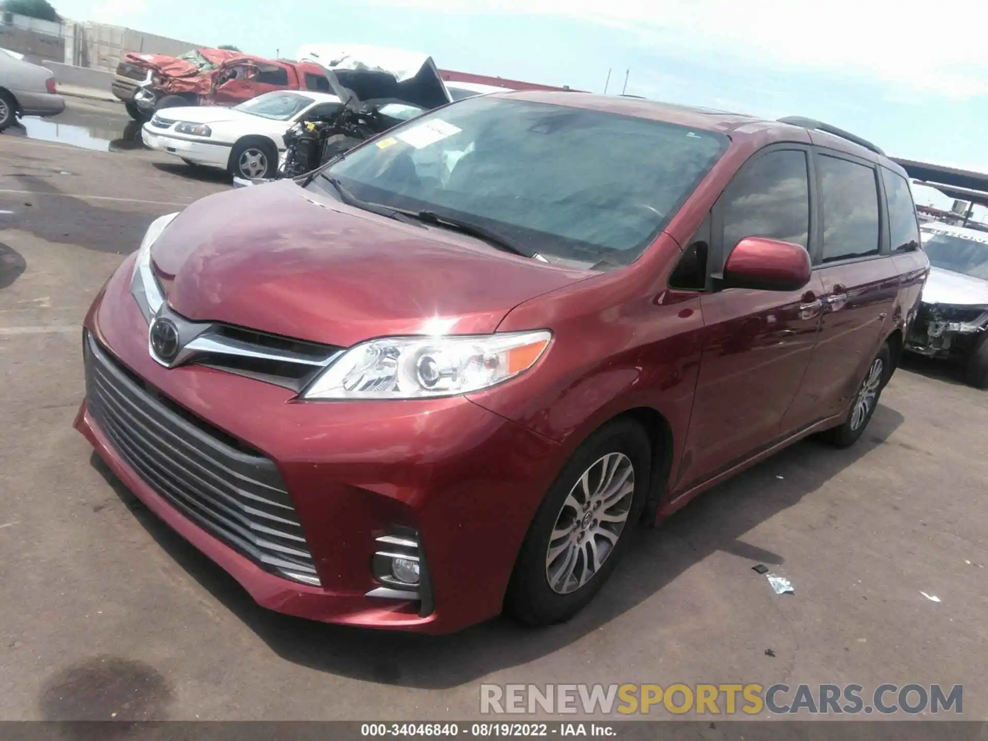 2 Photograph of a damaged car 5TDYZ3DC0KS020120 TOYOTA SIENNA 2019