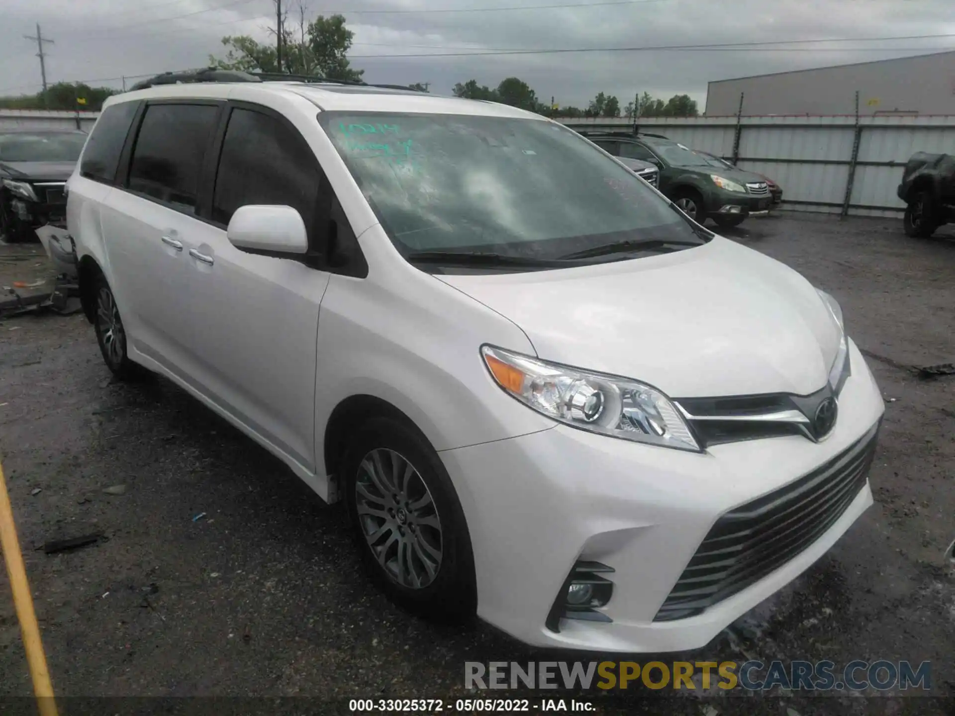 1 Photograph of a damaged car 5TDYZ3DC0KS967576 TOYOTA SIENNA 2019