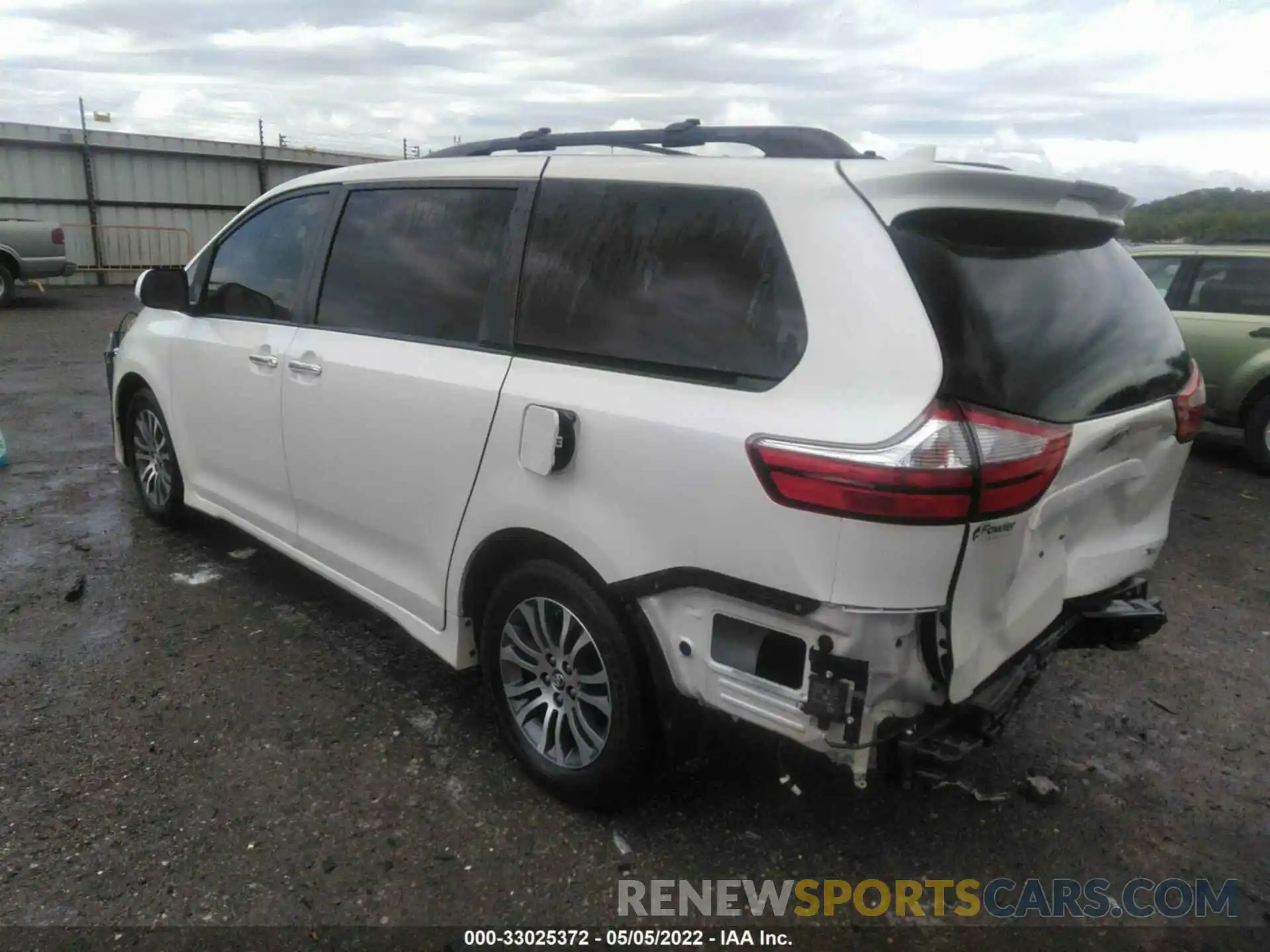 3 Фотография поврежденного автомобиля 5TDYZ3DC0KS967576 TOYOTA SIENNA 2019