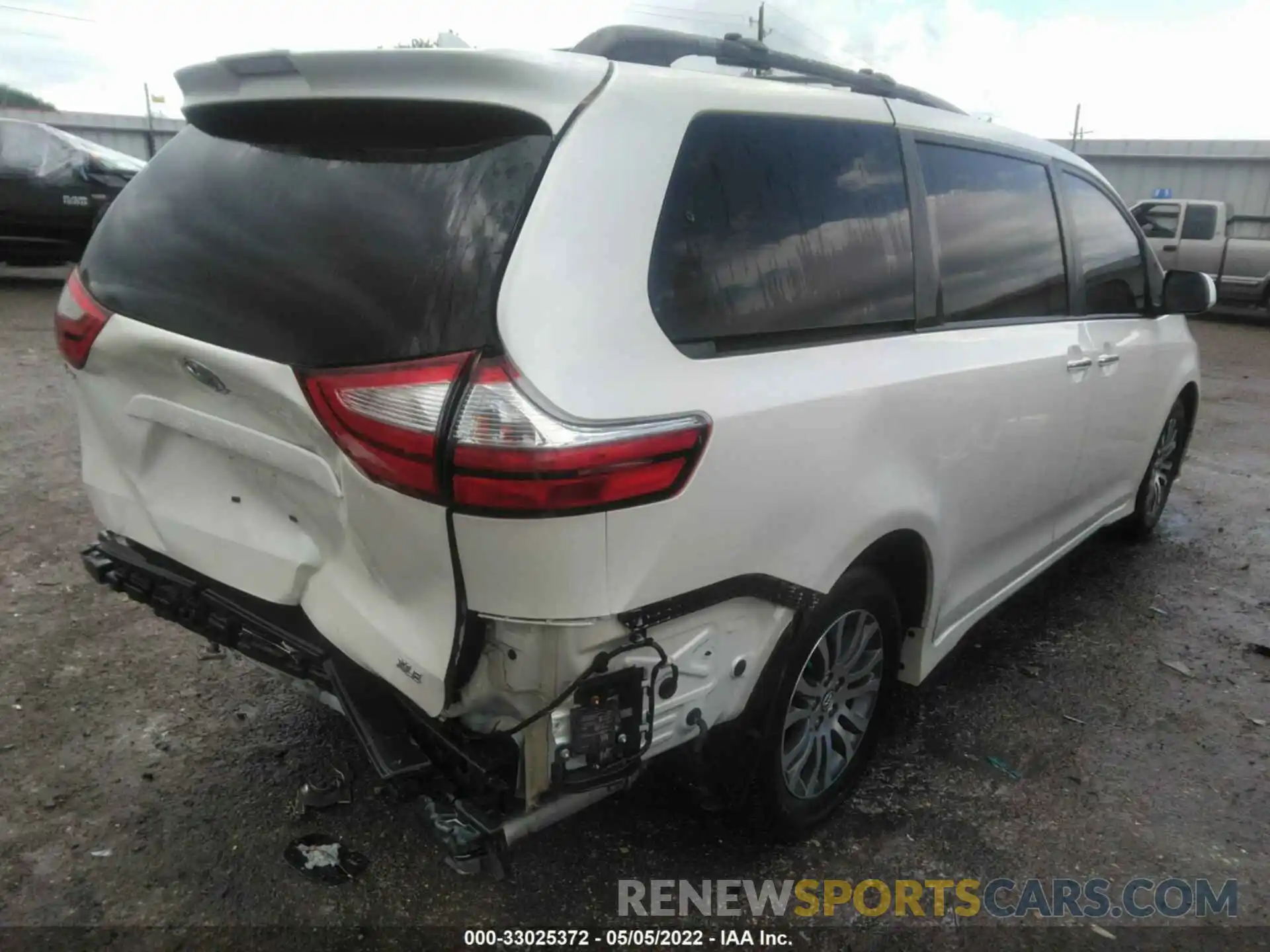 4 Фотография поврежденного автомобиля 5TDYZ3DC0KS967576 TOYOTA SIENNA 2019