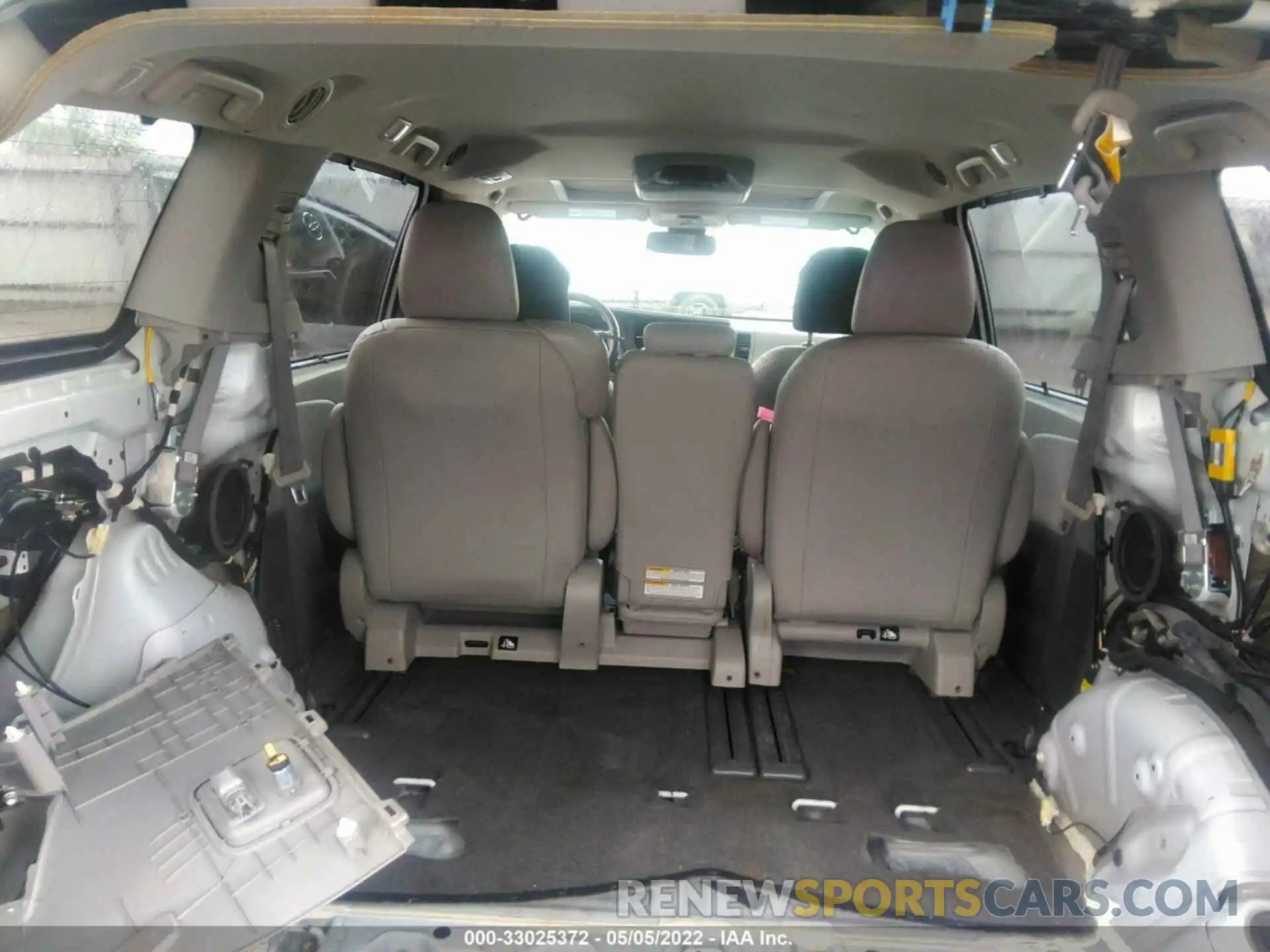 8 Фотография поврежденного автомобиля 5TDYZ3DC0KS967576 TOYOTA SIENNA 2019