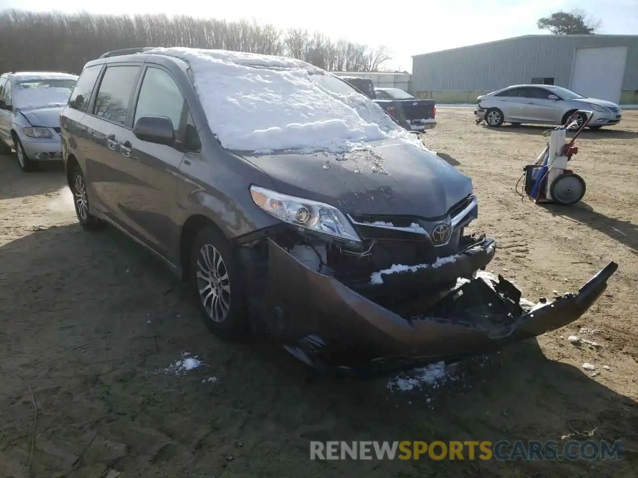 1 Photograph of a damaged car 5TDYZ3DC0KS975161 TOYOTA SIENNA 2019