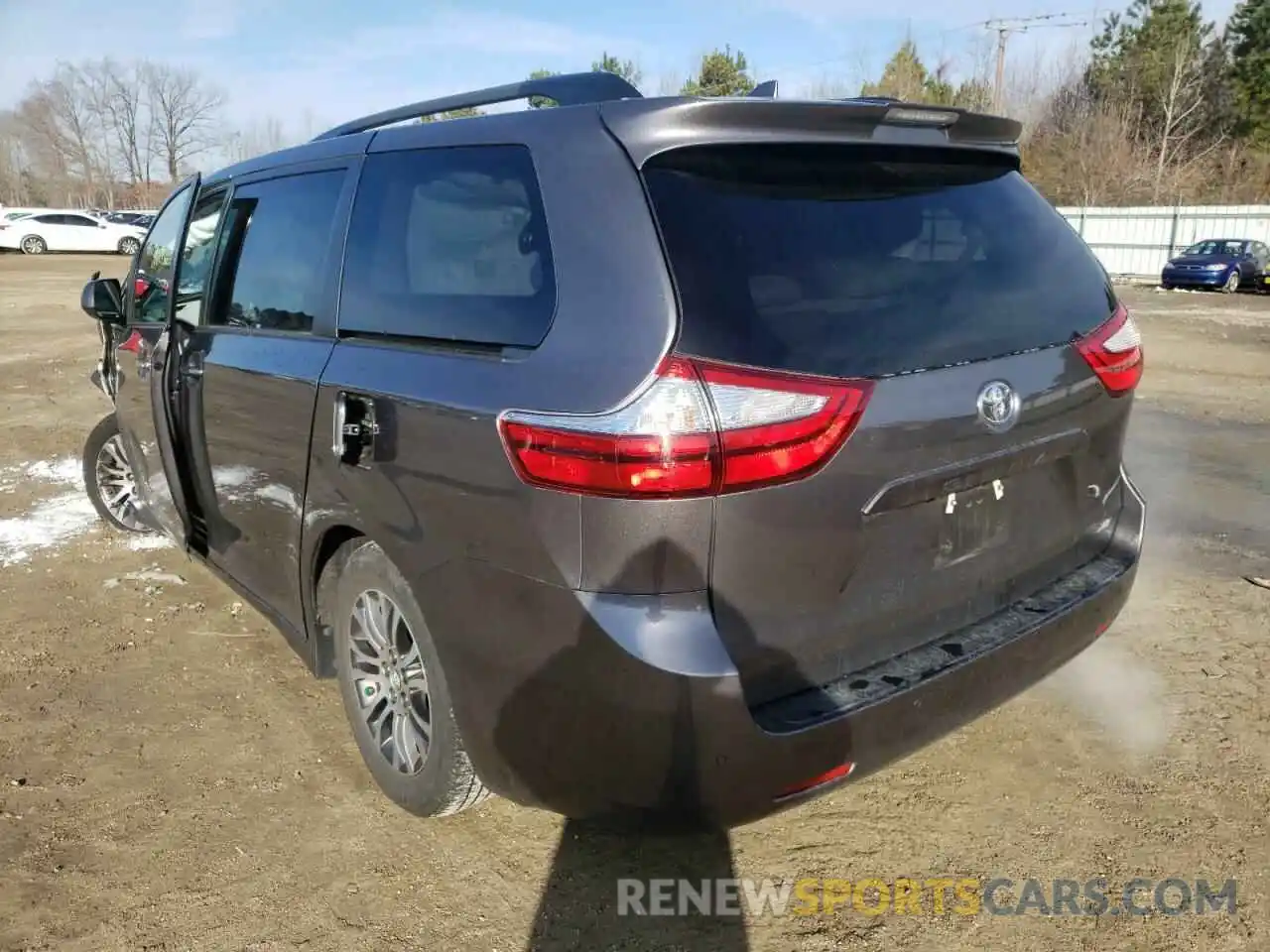 3 Photograph of a damaged car 5TDYZ3DC0KS975161 TOYOTA SIENNA 2019