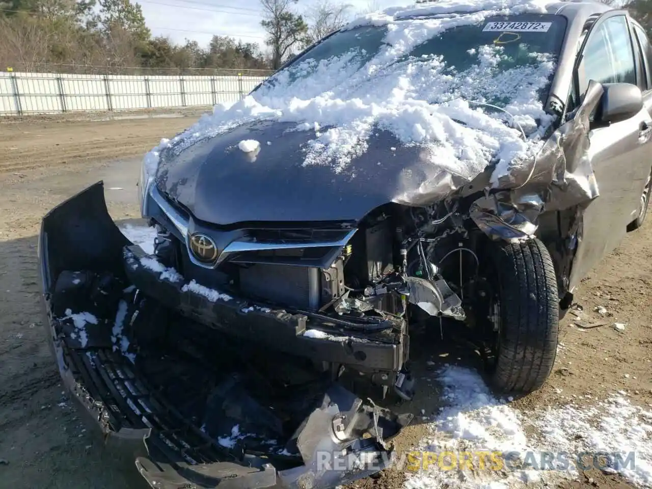 9 Photograph of a damaged car 5TDYZ3DC0KS975161 TOYOTA SIENNA 2019