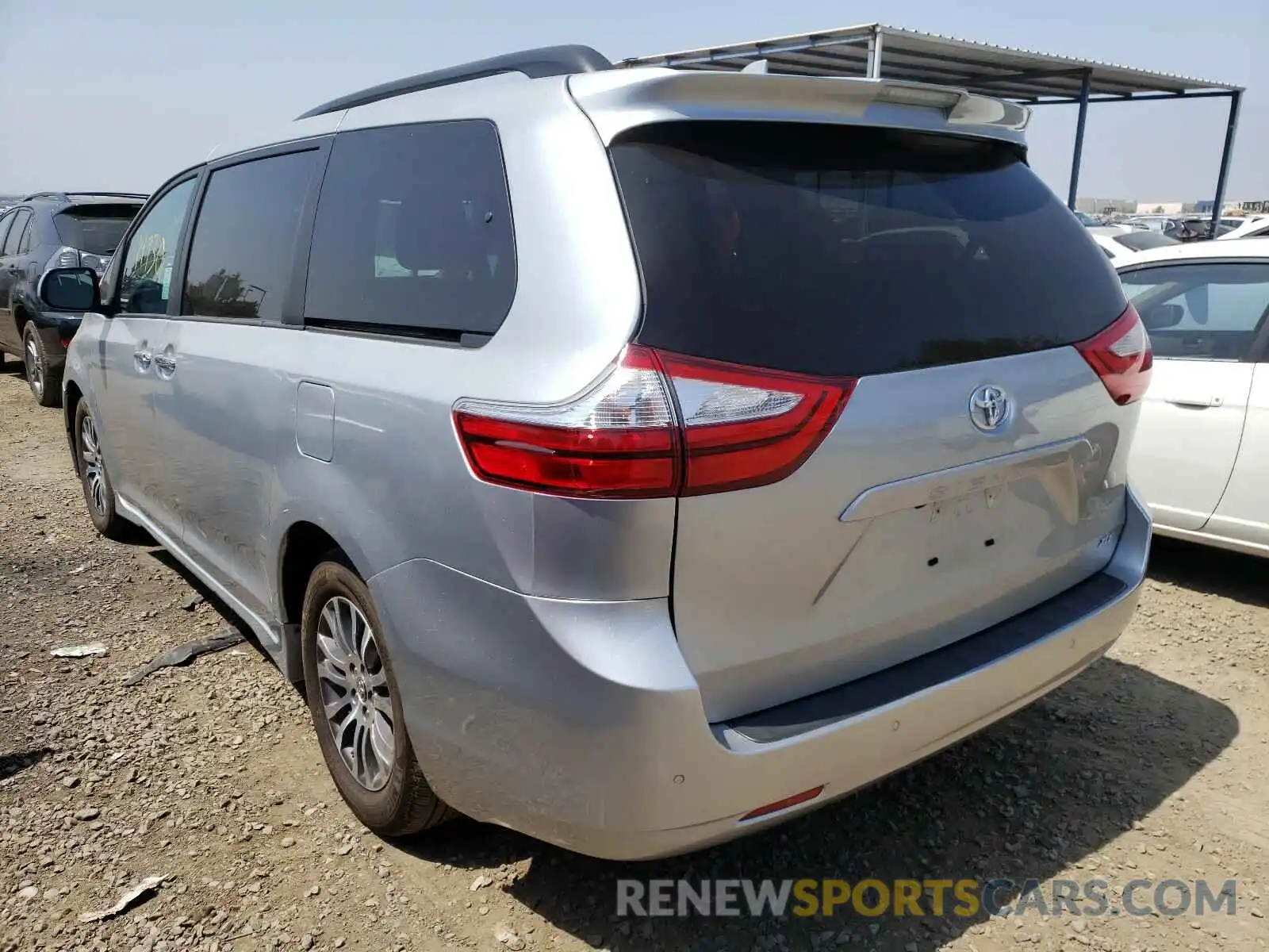 3 Photograph of a damaged car 5TDYZ3DC0KS976360 TOYOTA SIENNA 2019