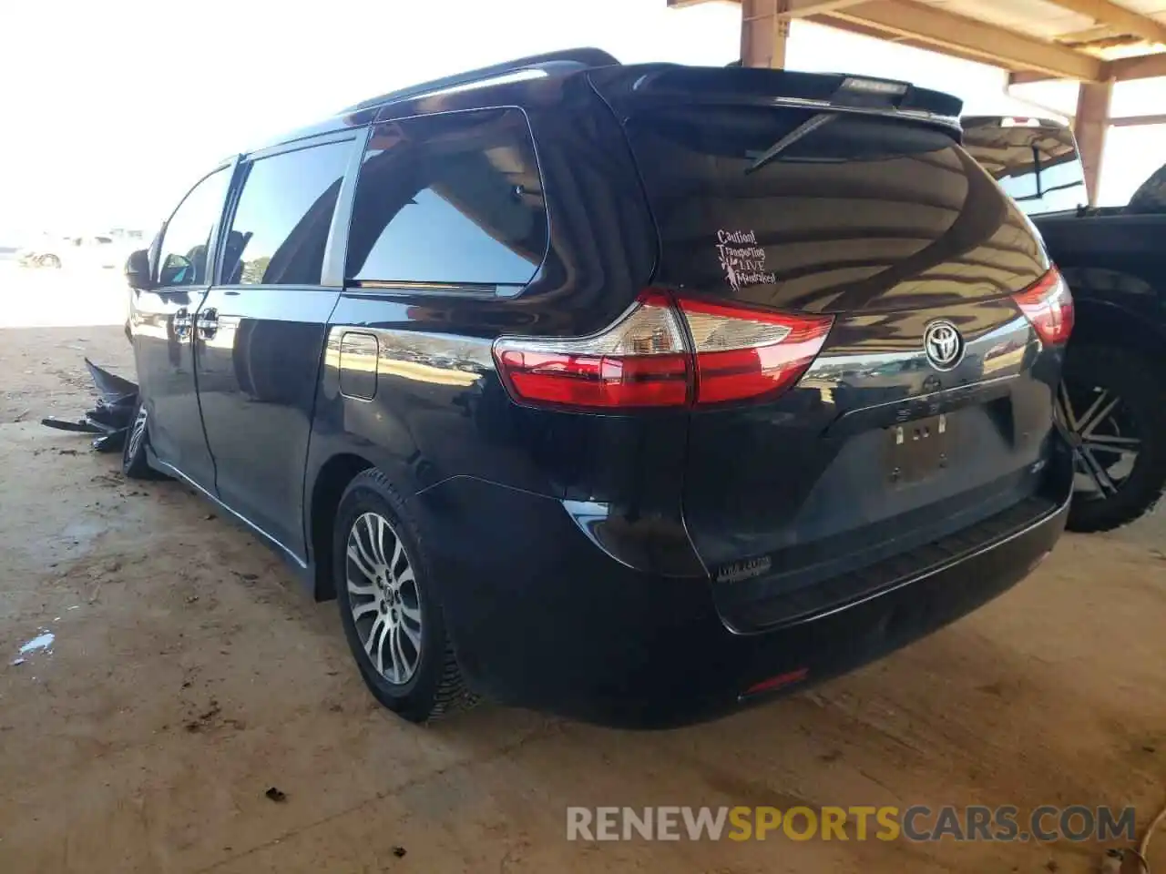 3 Photograph of a damaged car 5TDYZ3DC0KS977167 TOYOTA SIENNA 2019