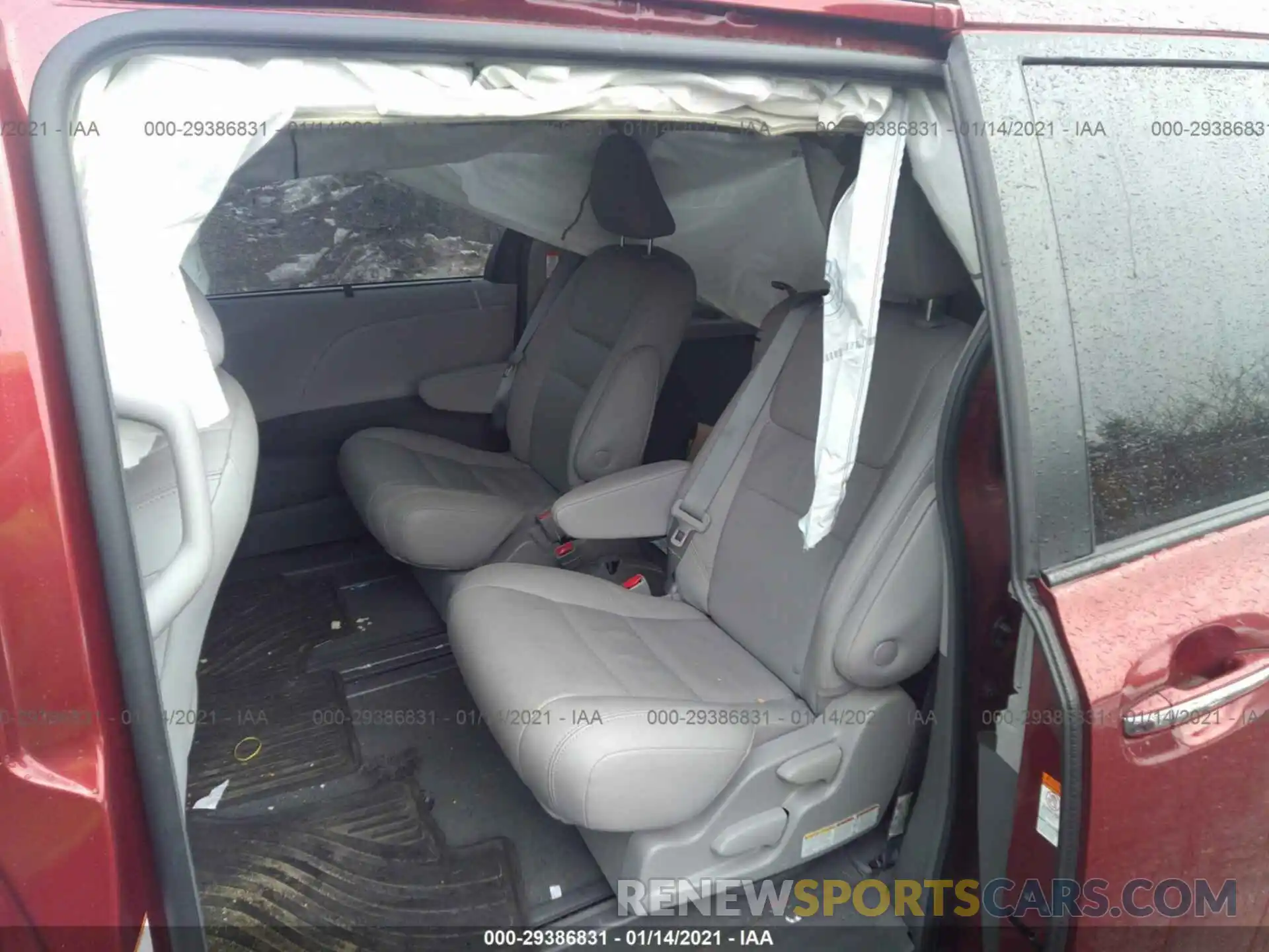 8 Photograph of a damaged car 5TDYZ3DC0KS981834 TOYOTA SIENNA 2019