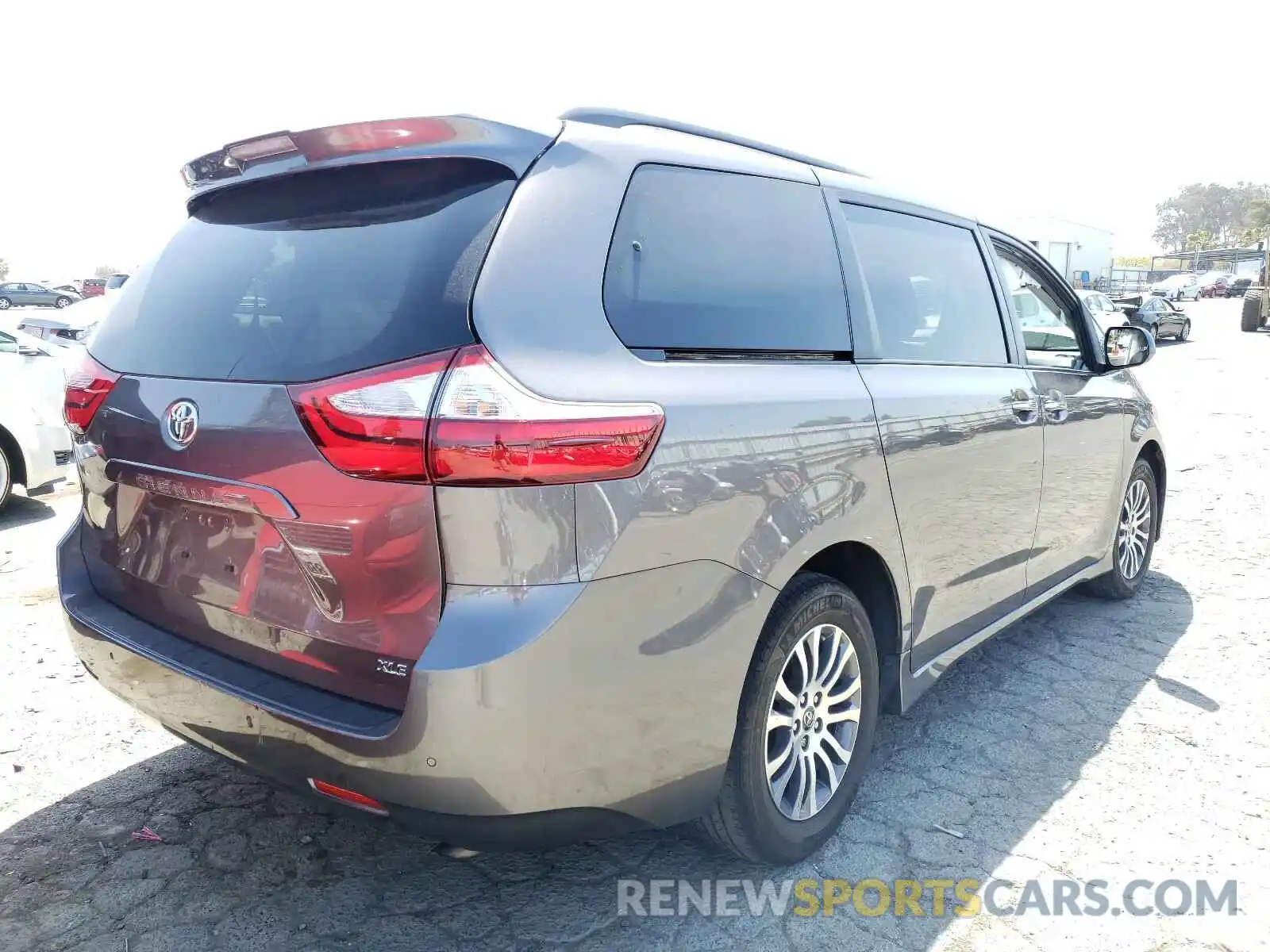 4 Фотография поврежденного автомобиля 5TDYZ3DC0KS984202 TOYOTA SIENNA 2019