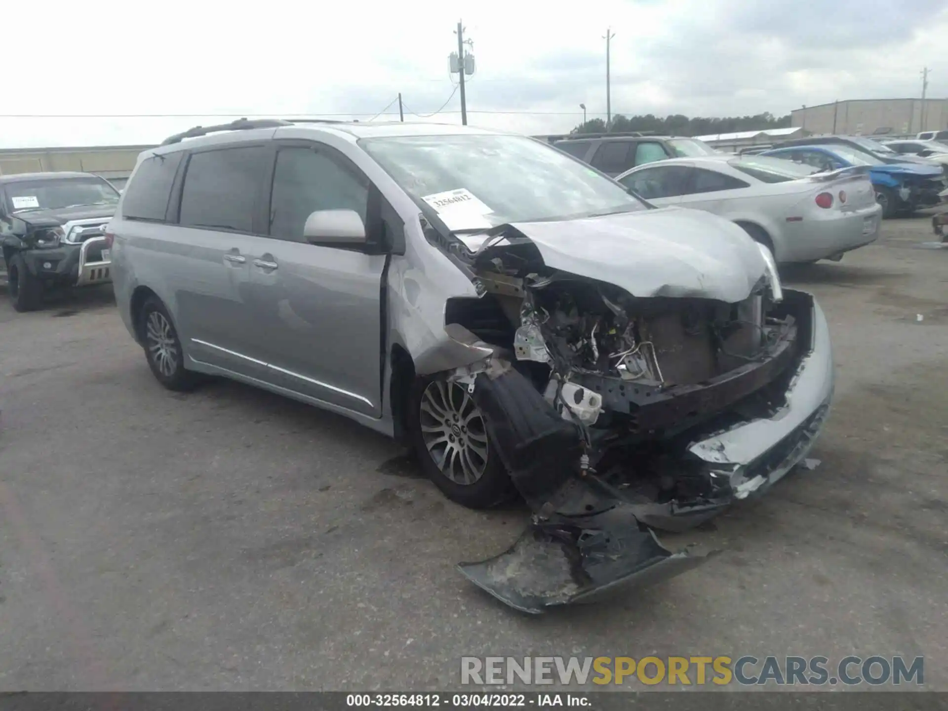 1 Фотография поврежденного автомобиля 5TDYZ3DC0KS984524 TOYOTA SIENNA 2019