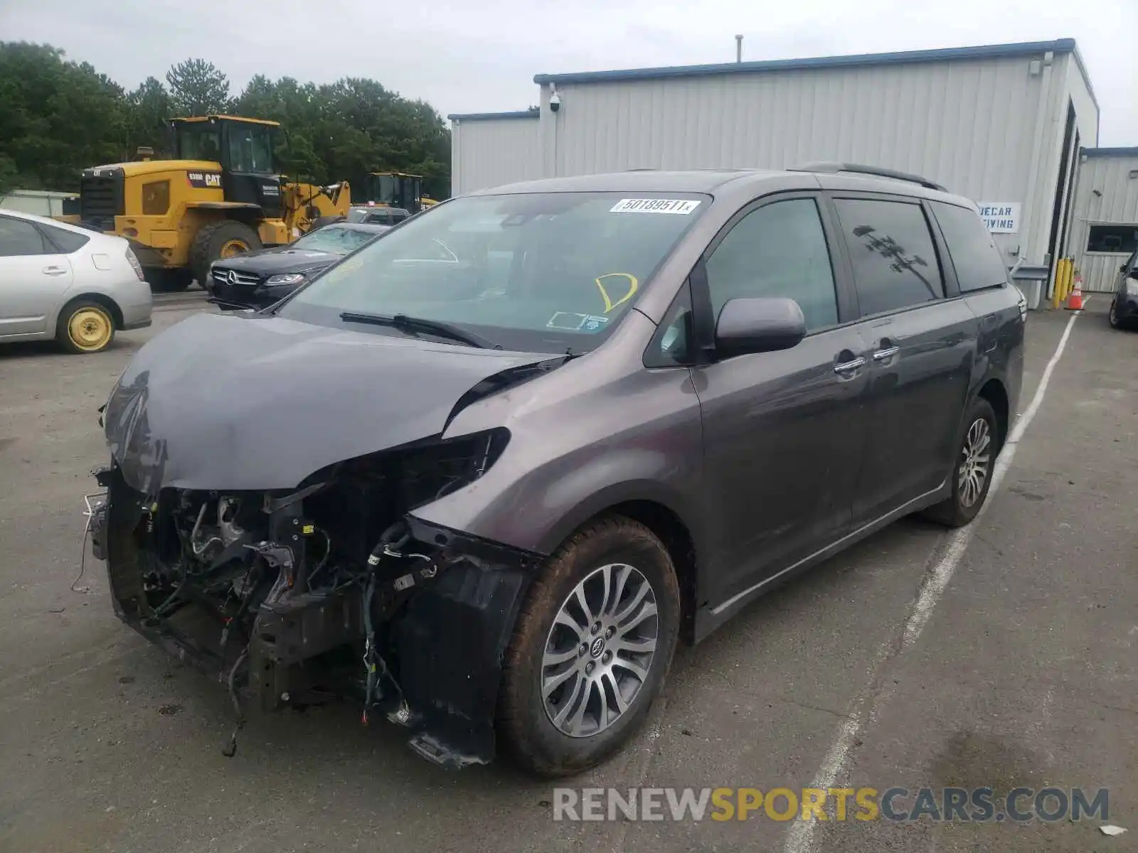 2 Photograph of a damaged car 5TDYZ3DC0KS987133 TOYOTA SIENNA 2019