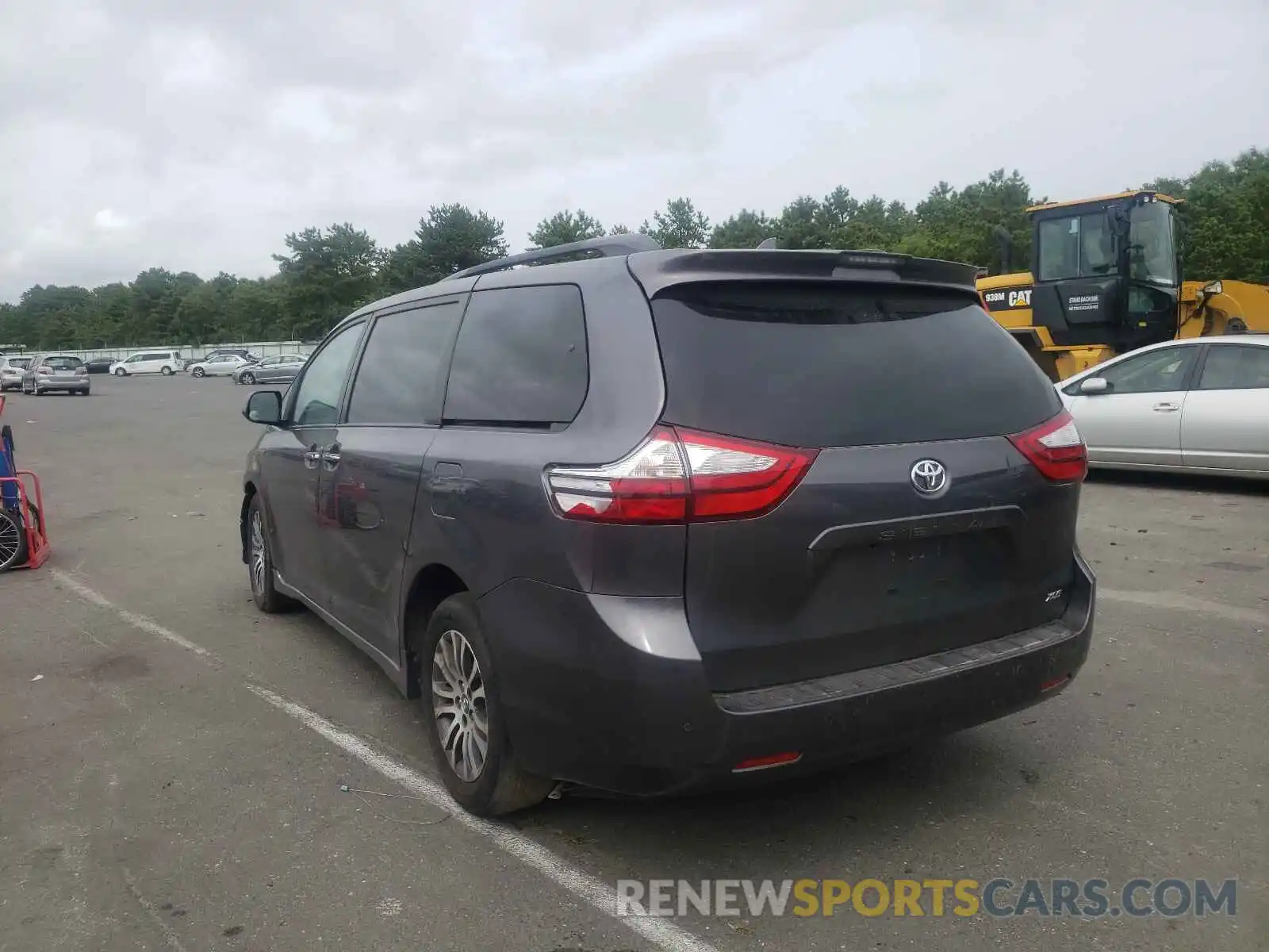 3 Photograph of a damaged car 5TDYZ3DC0KS987133 TOYOTA SIENNA 2019