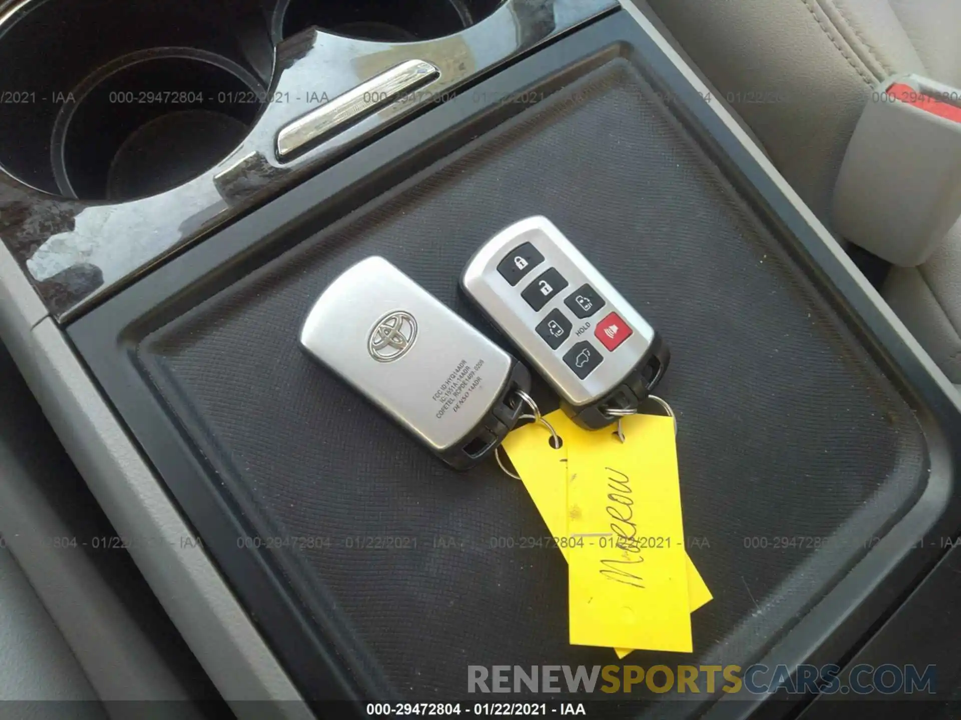 11 Photograph of a damaged car 5TDYZ3DC0KS990999 TOYOTA SIENNA 2019