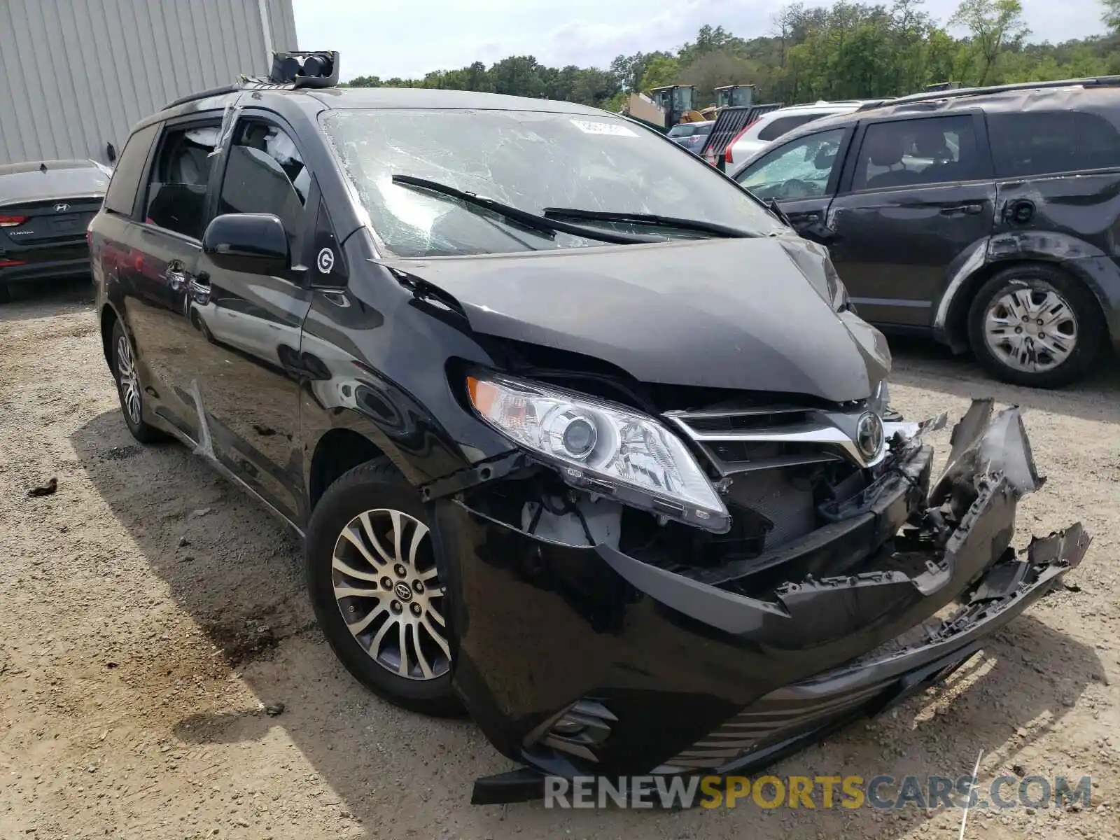 1 Photograph of a damaged car 5TDYZ3DC0KS994860 TOYOTA SIENNA 2019