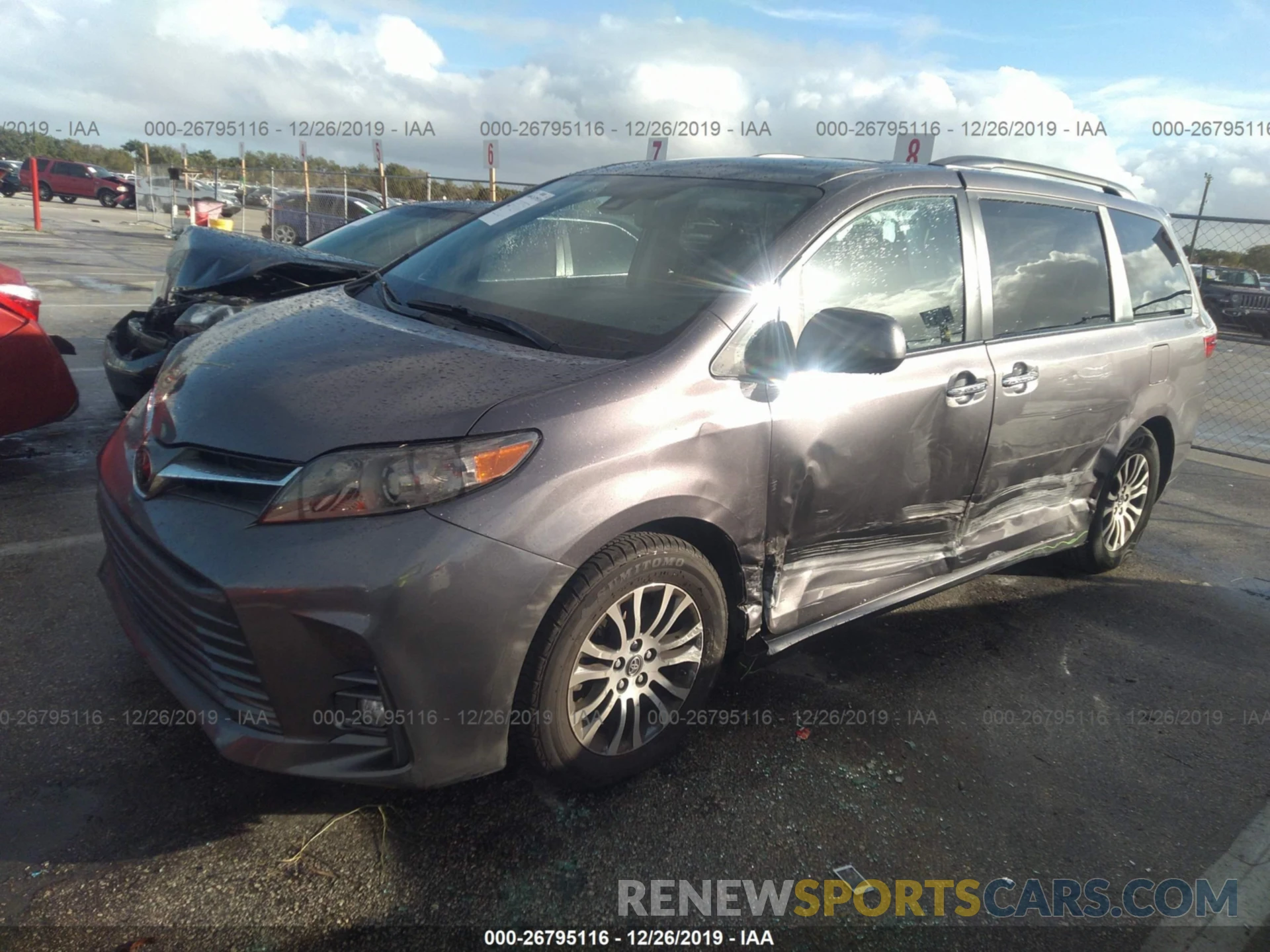 2 Photograph of a damaged car 5TDYZ3DC0KS996754 TOYOTA SIENNA 2019