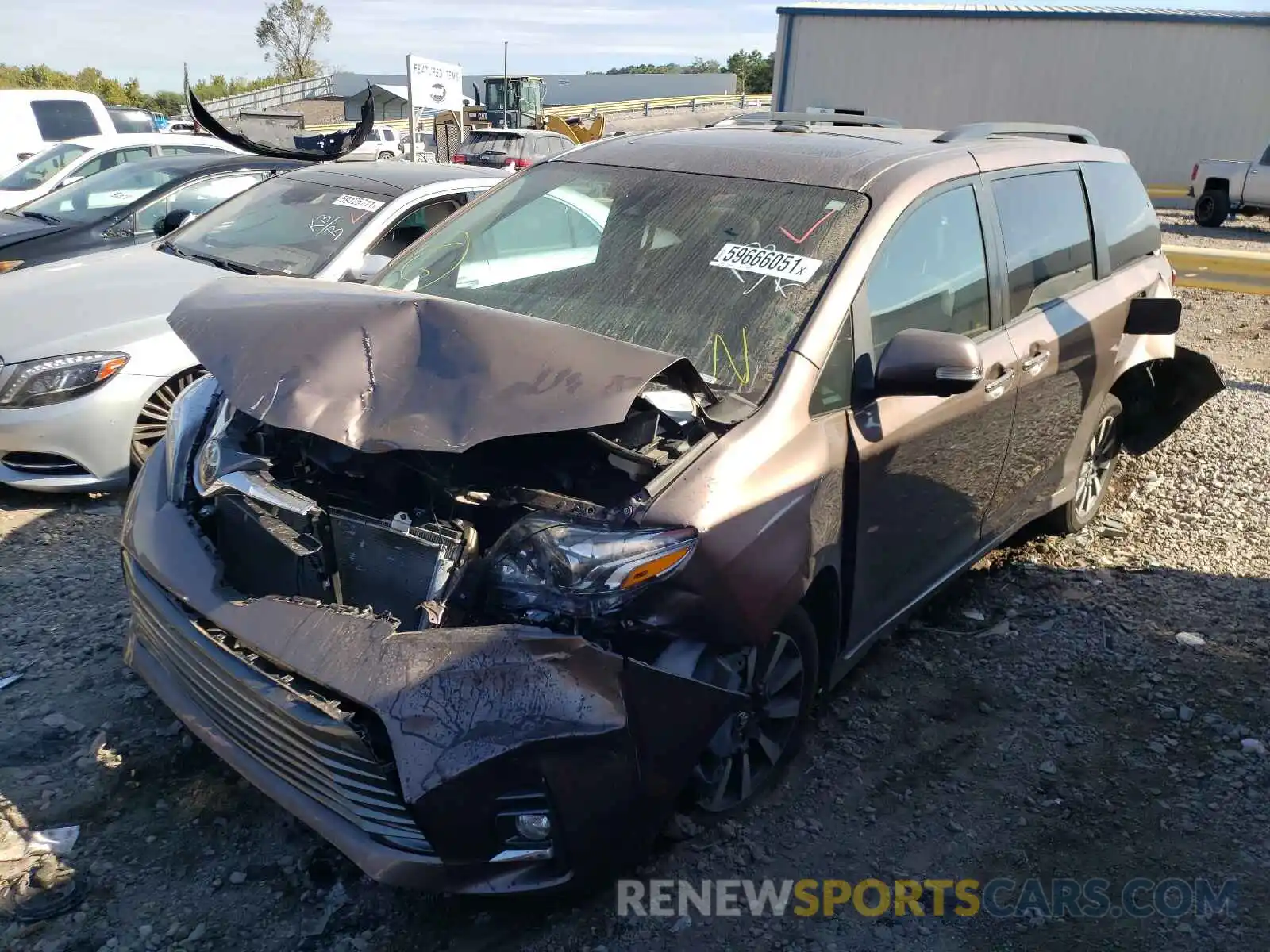 2 Photograph of a damaged car 5TDYZ3DC0KS997855 TOYOTA SIENNA 2019