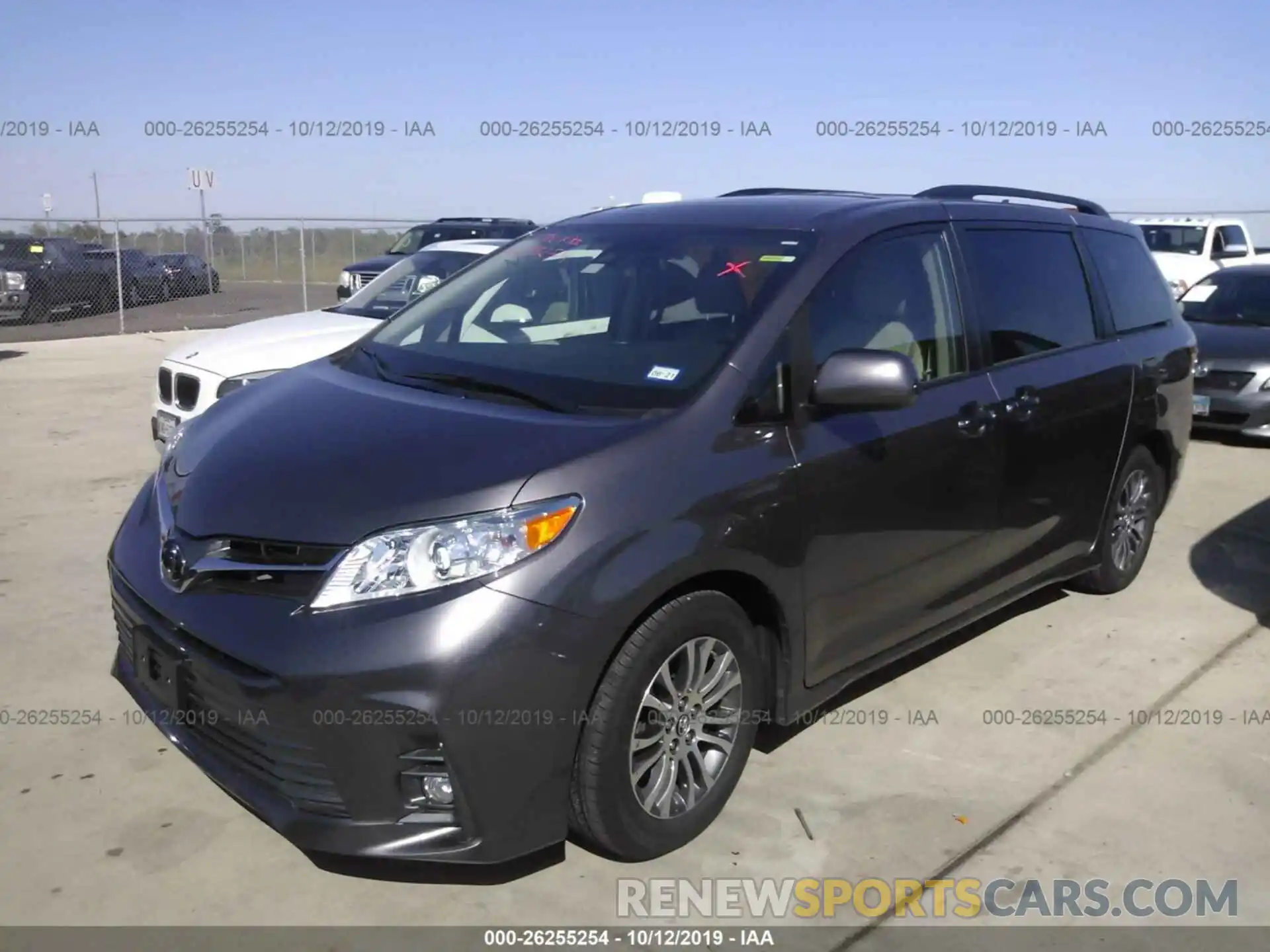 2 Фотография поврежденного автомобиля 5TDYZ3DC1KS002287 TOYOTA SIENNA 2019