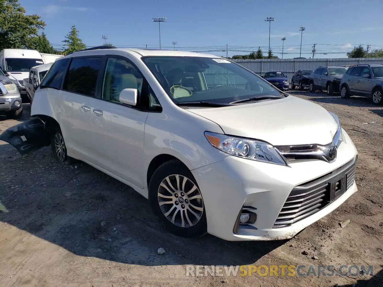 1 Photograph of a damaged car 5TDYZ3DC1KS003262 TOYOTA SIENNA 2019