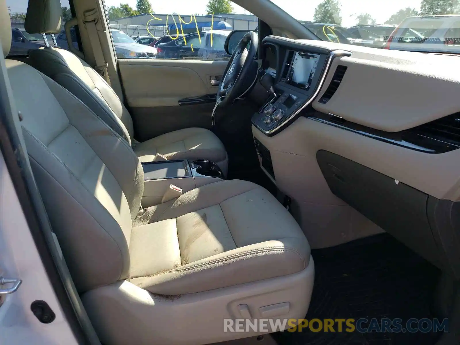 5 Photograph of a damaged car 5TDYZ3DC1KS003262 TOYOTA SIENNA 2019