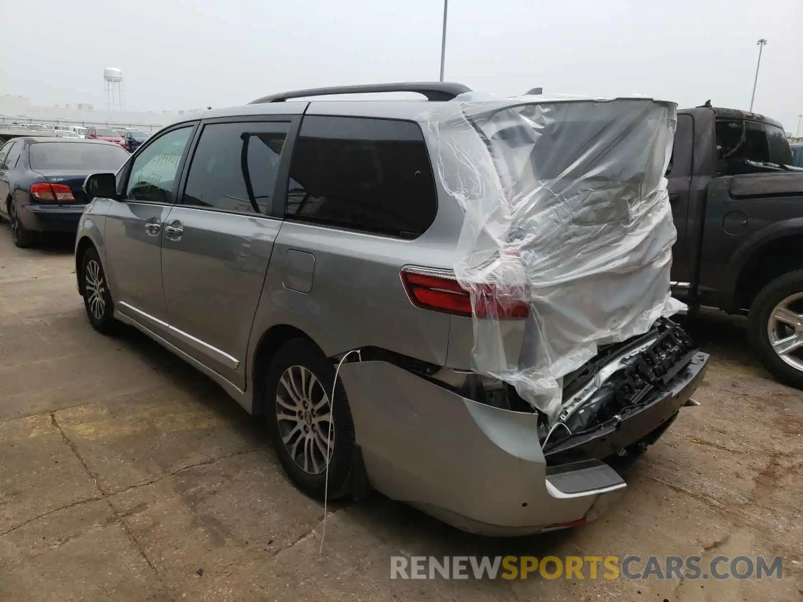 3 Photograph of a damaged car 5TDYZ3DC1KS004010 TOYOTA SIENNA 2019