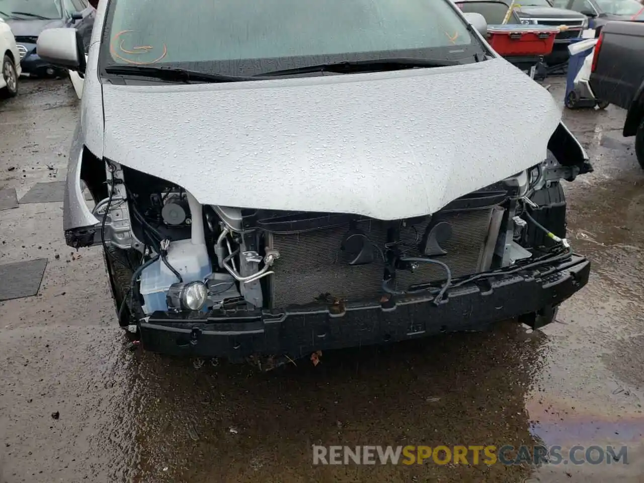 9 Photograph of a damaged car 5TDYZ3DC1KS004055 TOYOTA SIENNA 2019