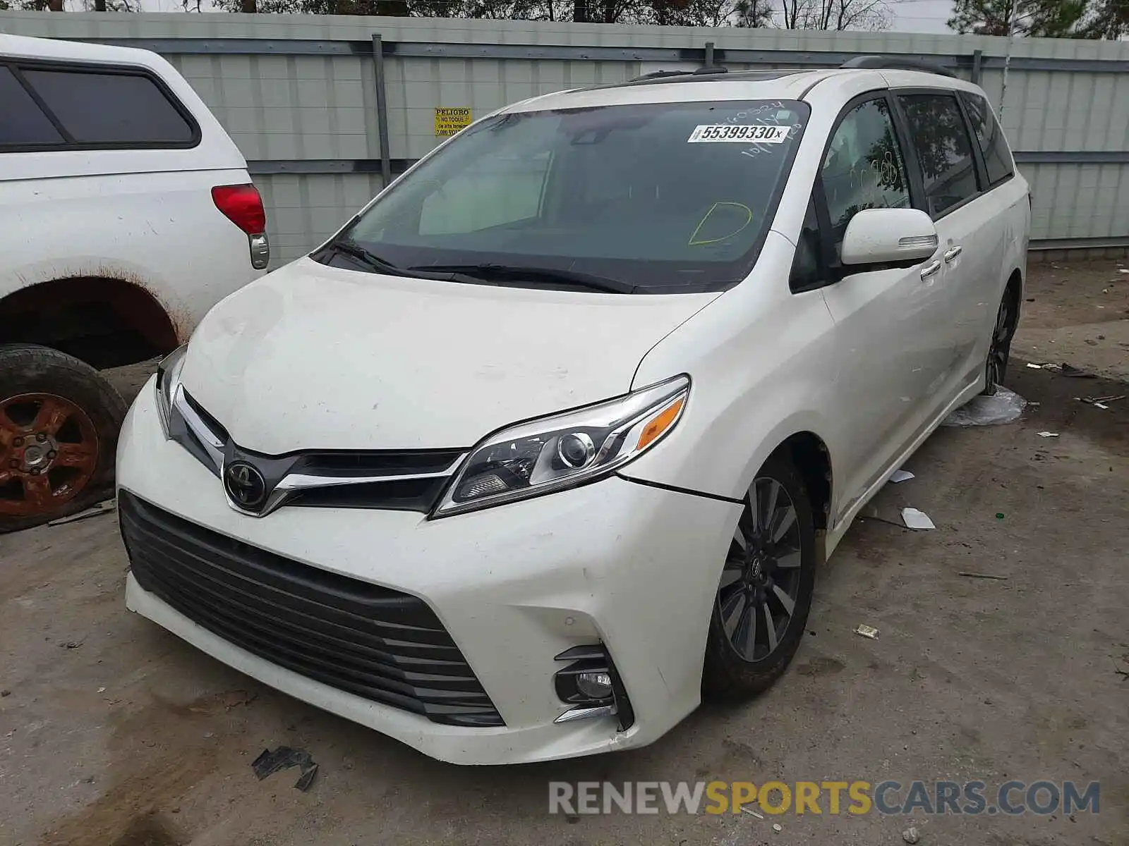 2 Photograph of a damaged car 5TDYZ3DC1KS004346 TOYOTA SIENNA 2019