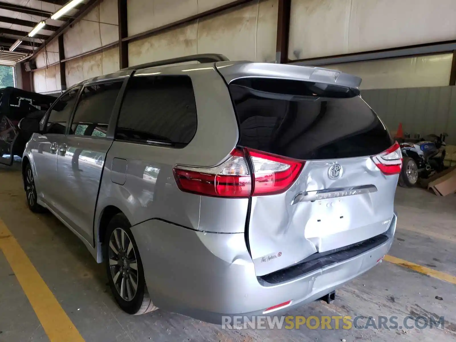 3 Photograph of a damaged car 5TDYZ3DC1KS004816 TOYOTA SIENNA 2019