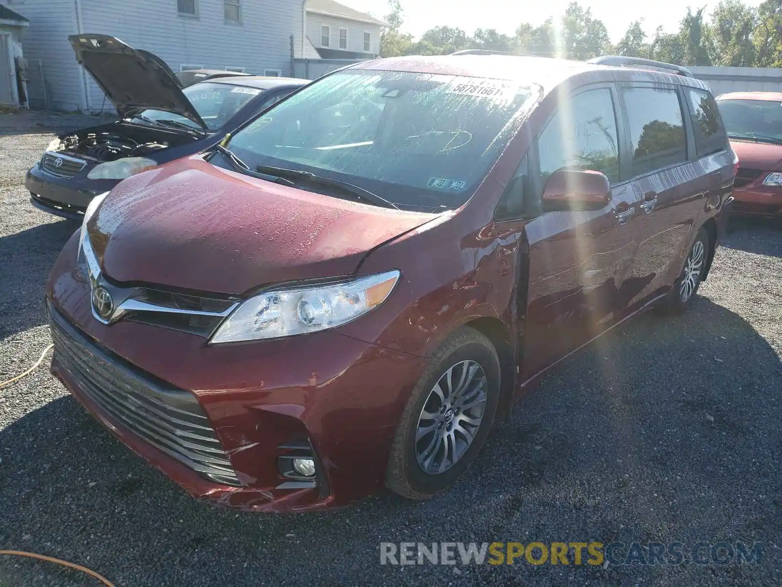 2 Photograph of a damaged car 5TDYZ3DC1KS006176 TOYOTA SIENNA 2019