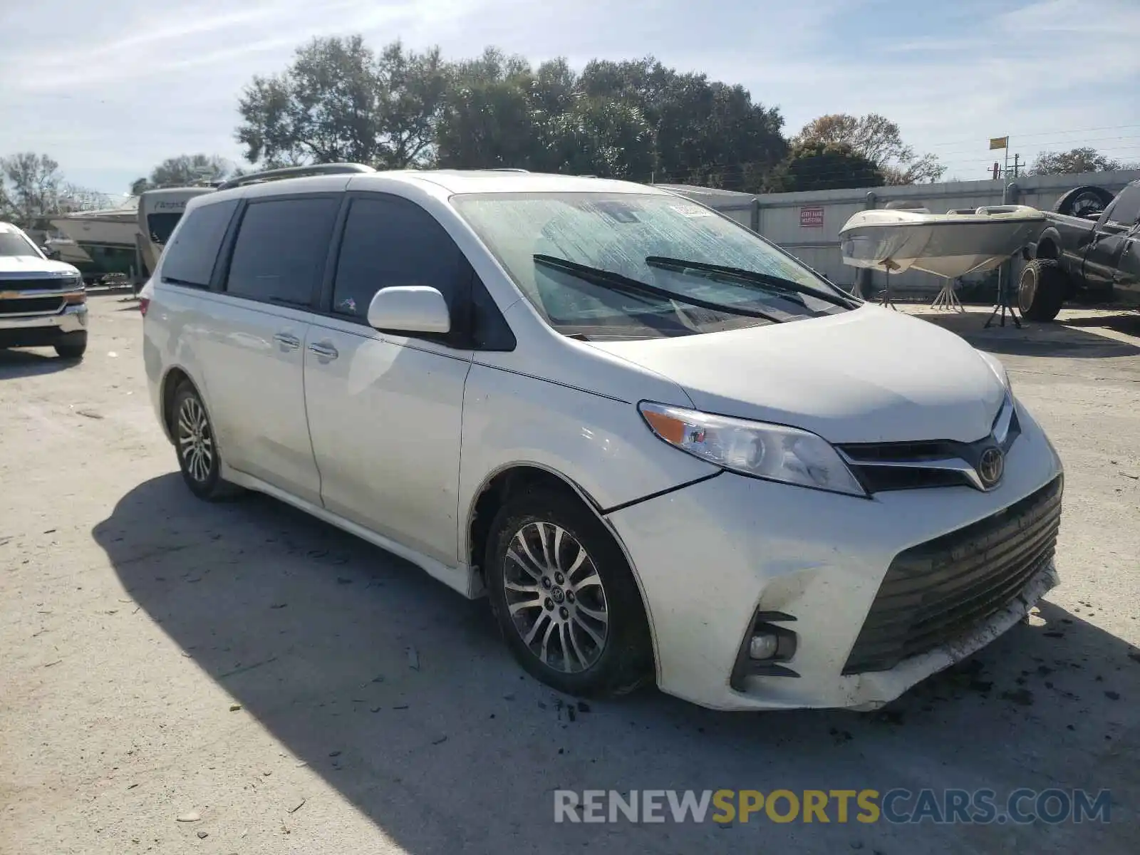 1 Фотография поврежденного автомобиля 5TDYZ3DC1KS007523 TOYOTA SIENNA 2019