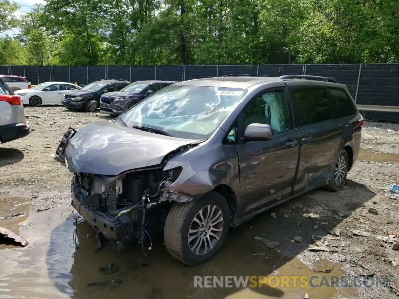 2 Photograph of a damaged car 5TDYZ3DC1KS012429 TOYOTA SIENNA 2019