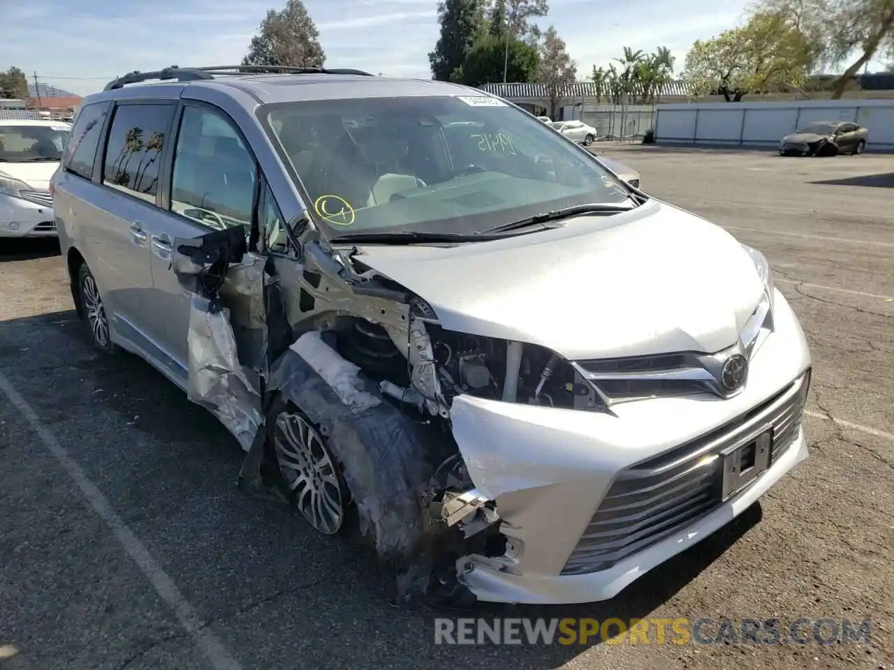 1 Photograph of a damaged car 5TDYZ3DC1KS015394 TOYOTA SIENNA 2019