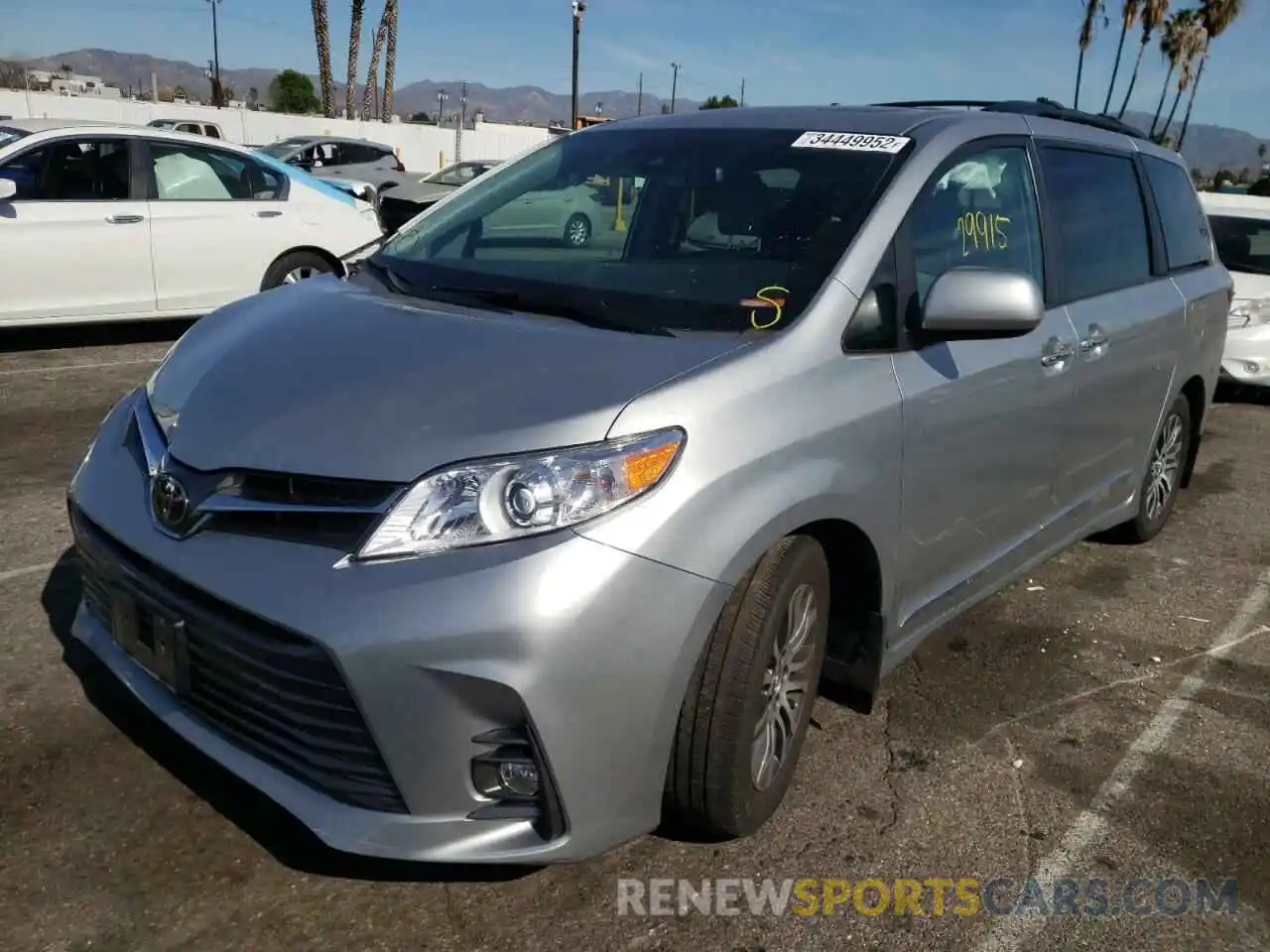 2 Photograph of a damaged car 5TDYZ3DC1KS015394 TOYOTA SIENNA 2019