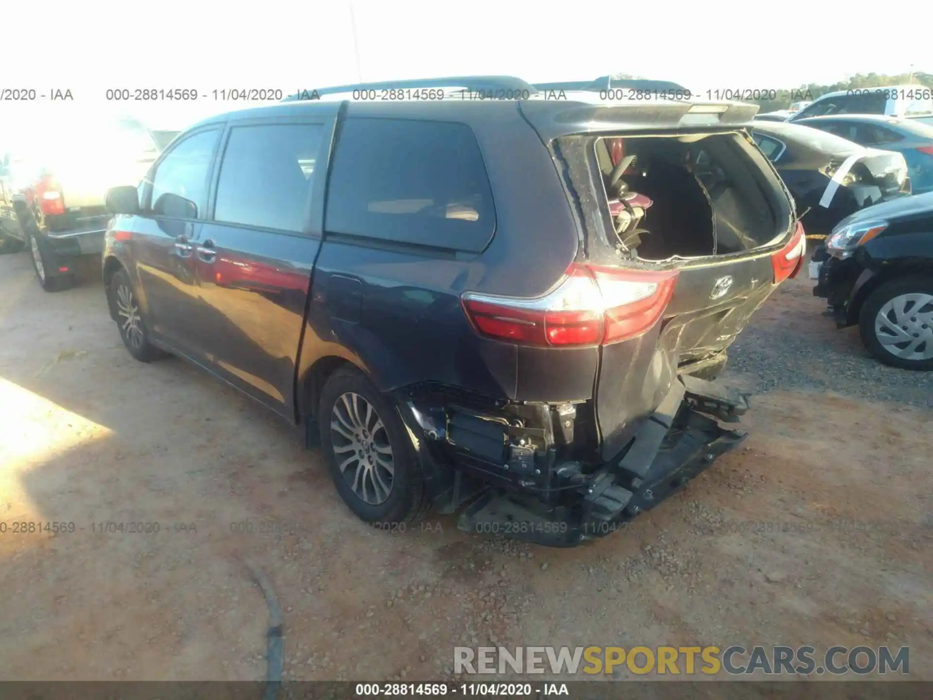 3 Photograph of a damaged car 5TDYZ3DC1KS016075 TOYOTA SIENNA 2019