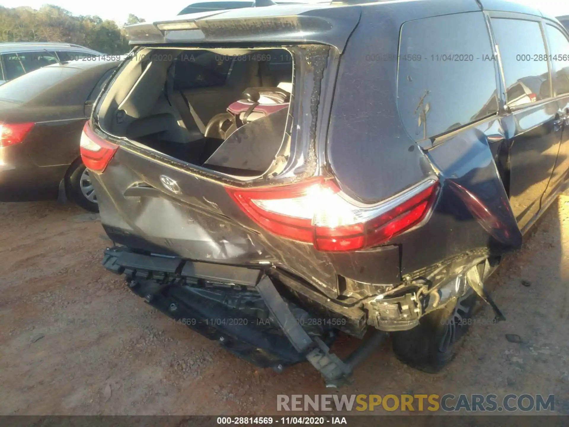 6 Photograph of a damaged car 5TDYZ3DC1KS016075 TOYOTA SIENNA 2019