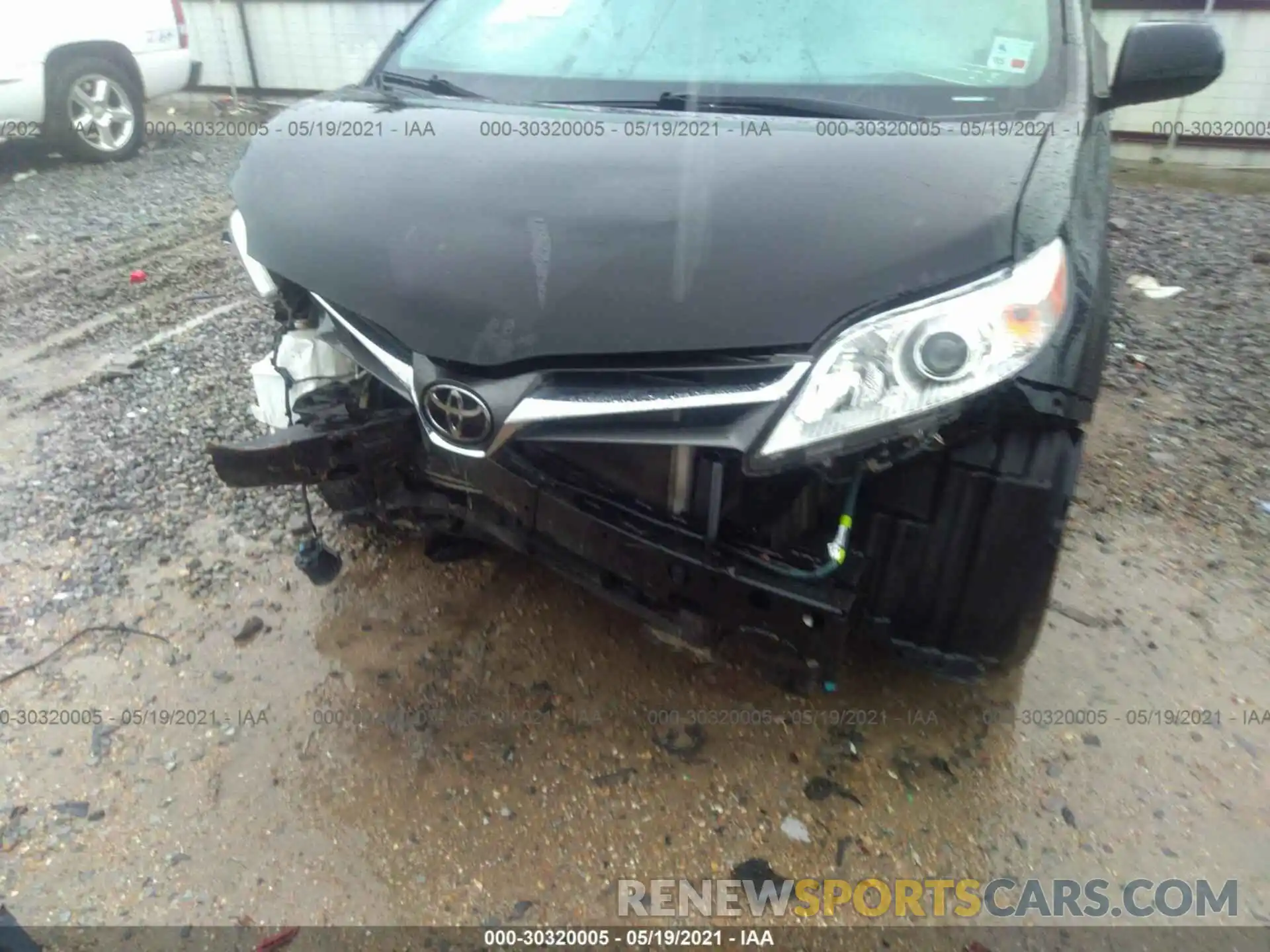 6 Photograph of a damaged car 5TDYZ3DC1KS016349 TOYOTA SIENNA 2019