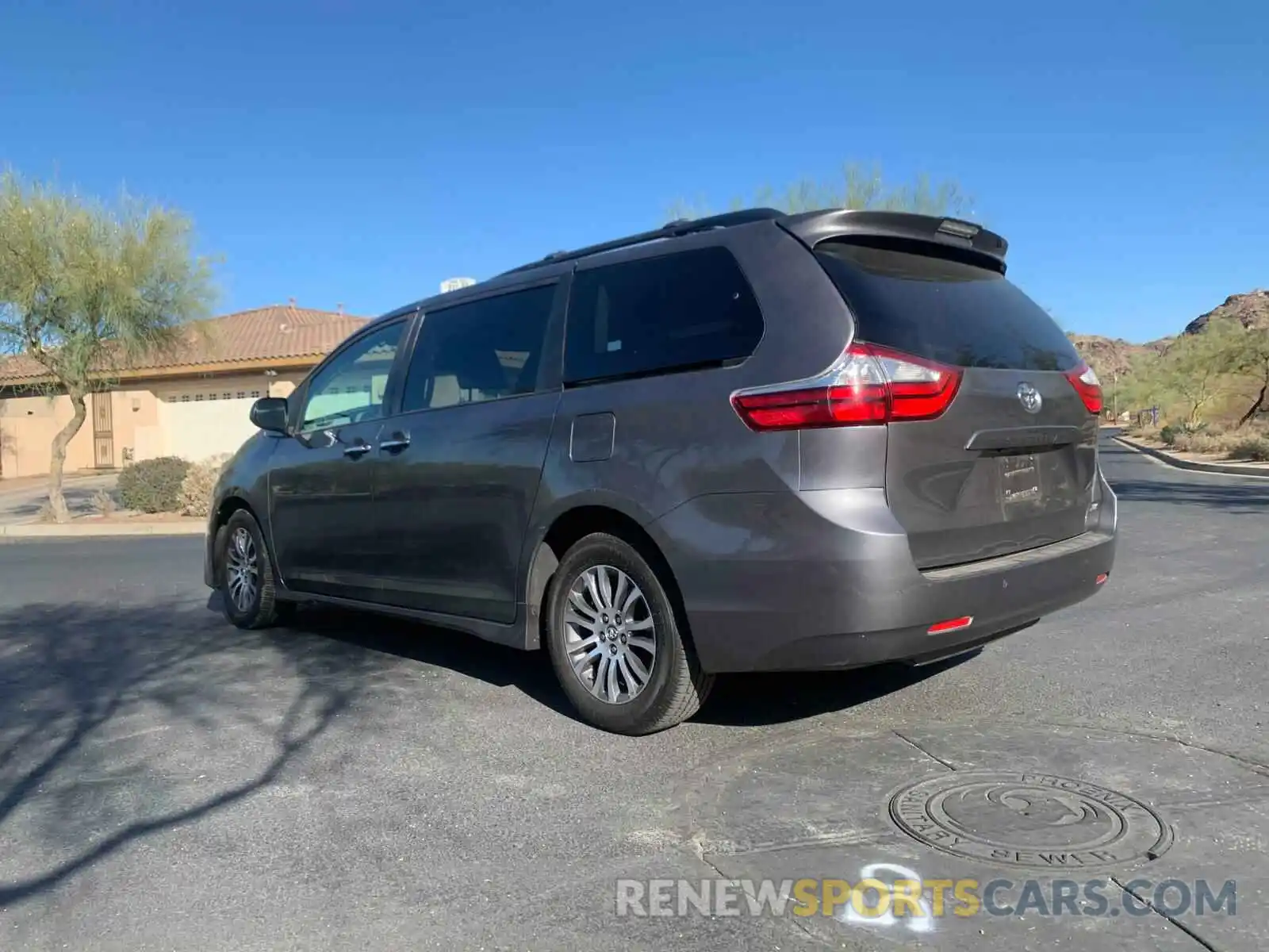 3 Photograph of a damaged car 5TDYZ3DC1KS017212 TOYOTA SIENNA 2019