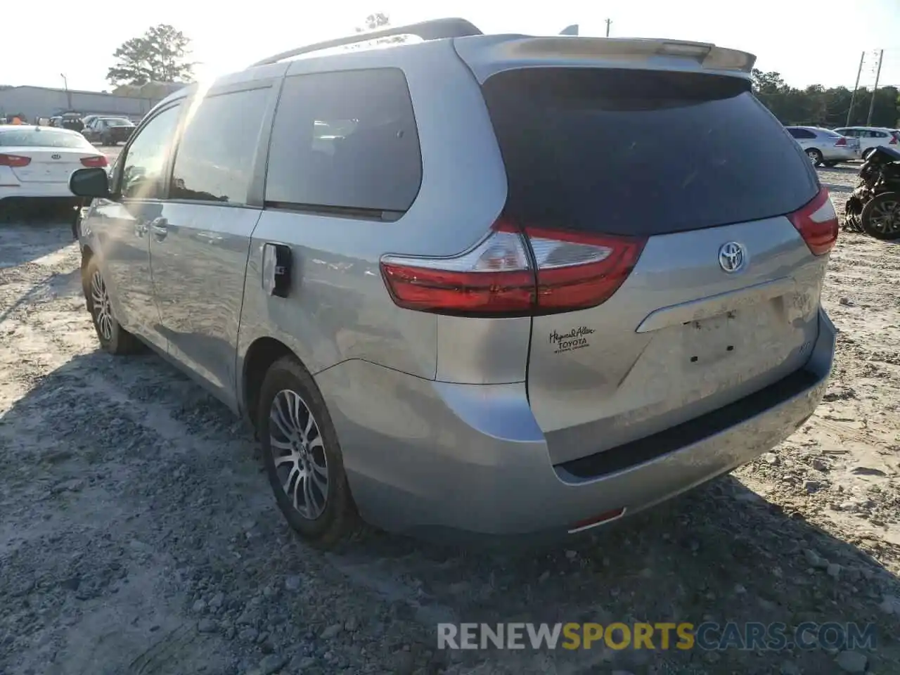 3 Photograph of a damaged car 5TDYZ3DC1KS019185 TOYOTA SIENNA 2019