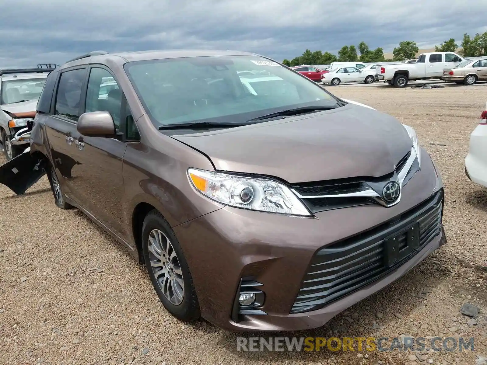 1 Photograph of a damaged car 5TDYZ3DC1KS019655 TOYOTA SIENNA 2019