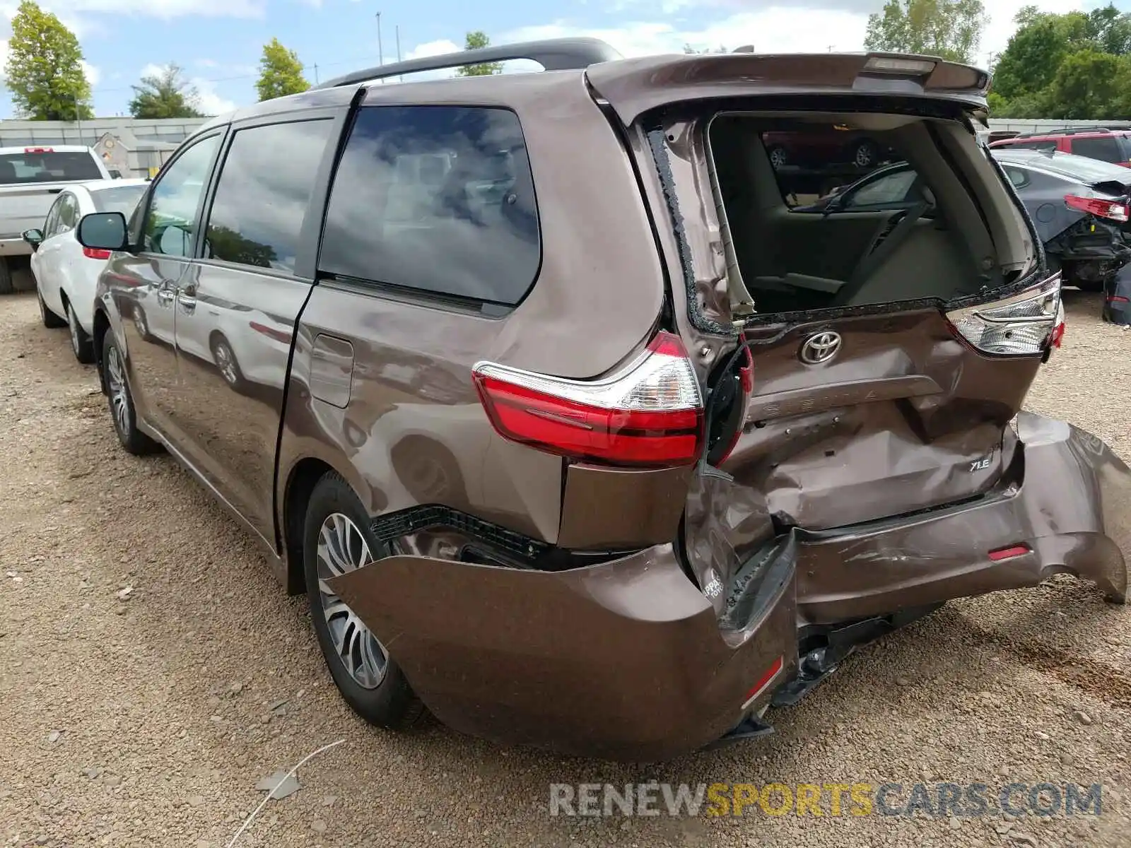 3 Photograph of a damaged car 5TDYZ3DC1KS019655 TOYOTA SIENNA 2019