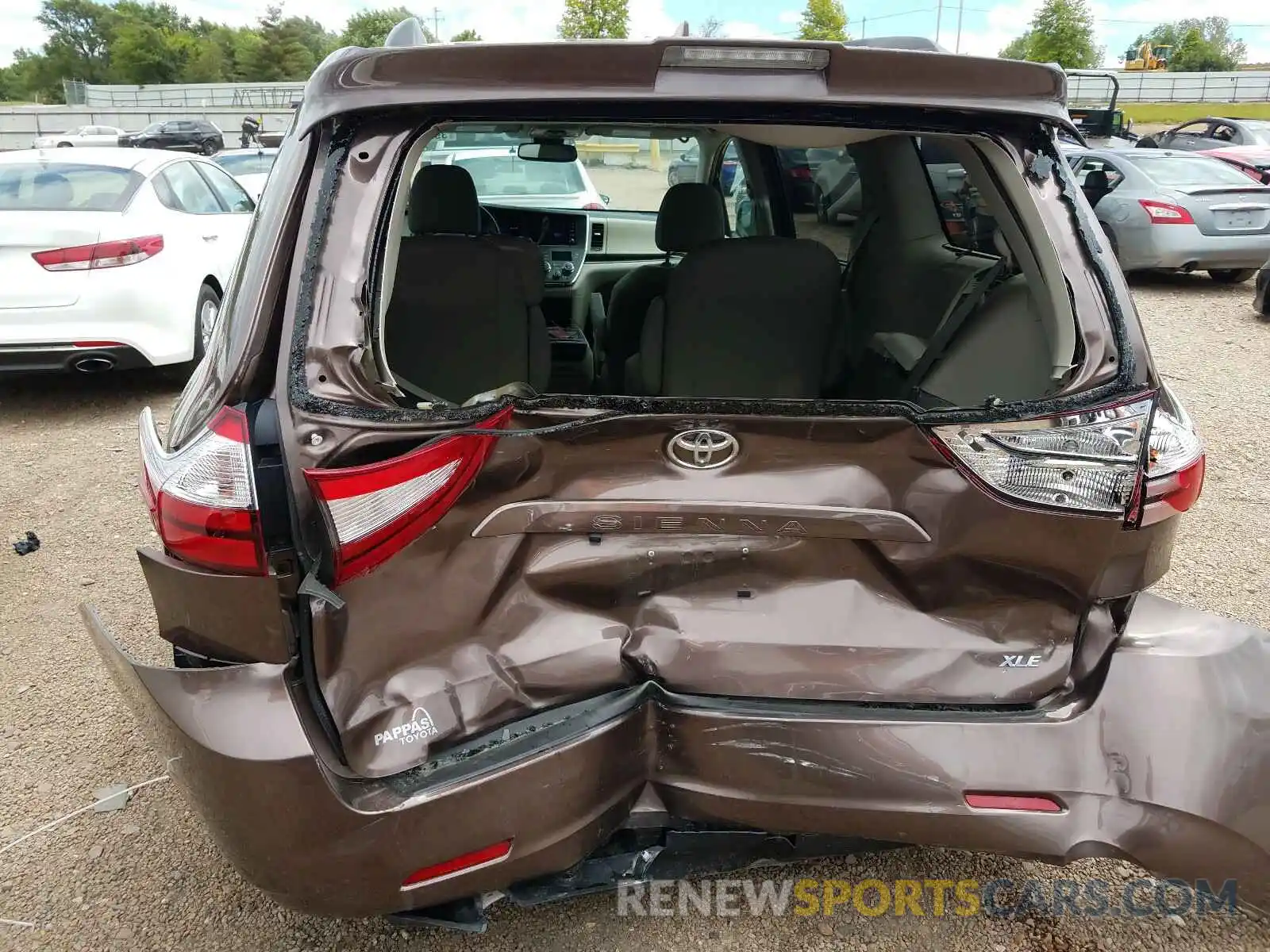 9 Photograph of a damaged car 5TDYZ3DC1KS019655 TOYOTA SIENNA 2019