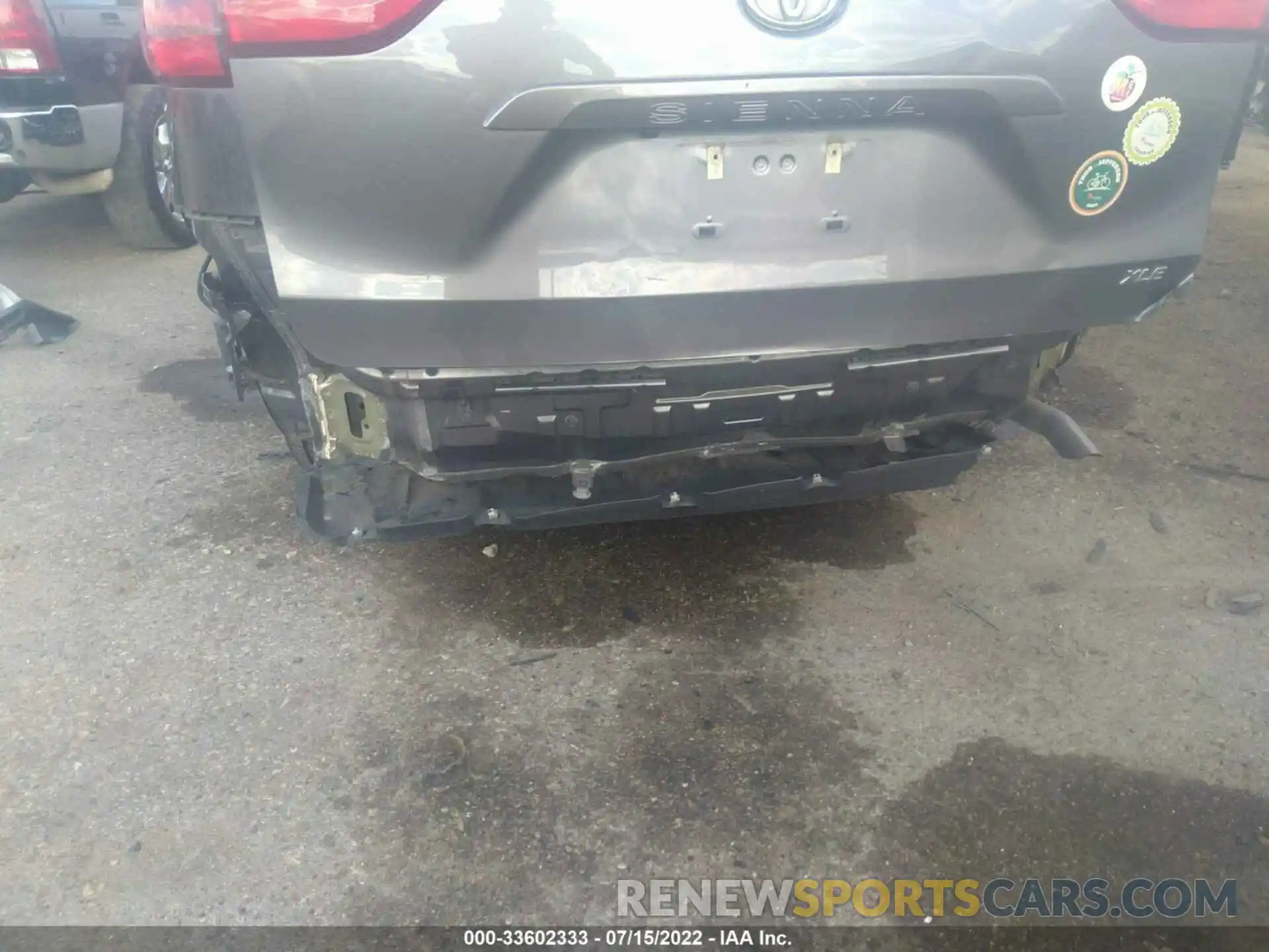 6 Photograph of a damaged car 5TDYZ3DC1KS965982 TOYOTA SIENNA 2019