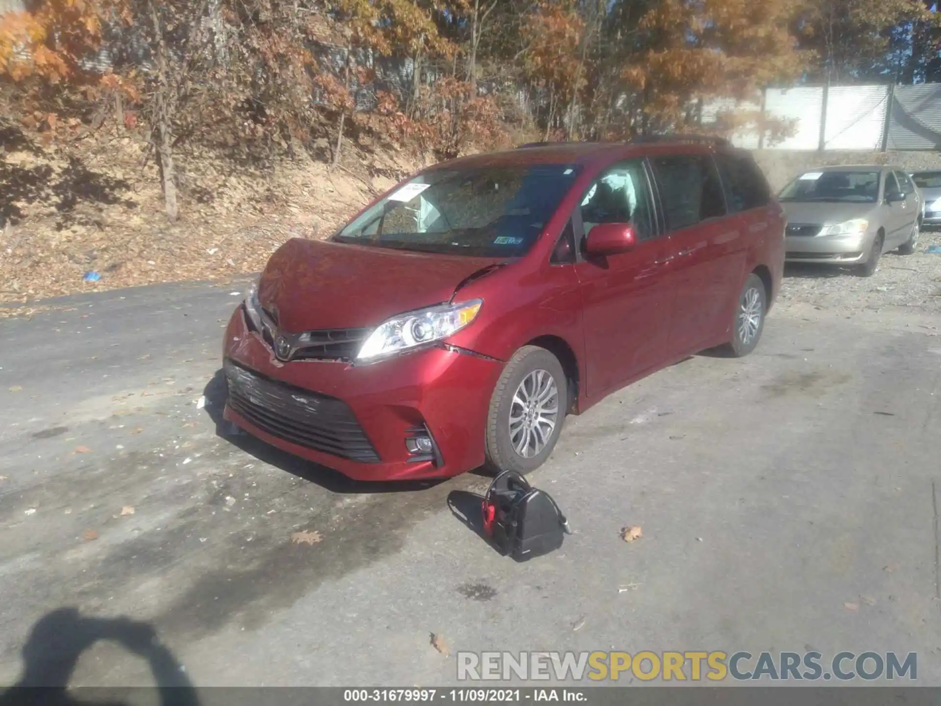 2 Photograph of a damaged car 5TDYZ3DC1KS970728 TOYOTA SIENNA 2019