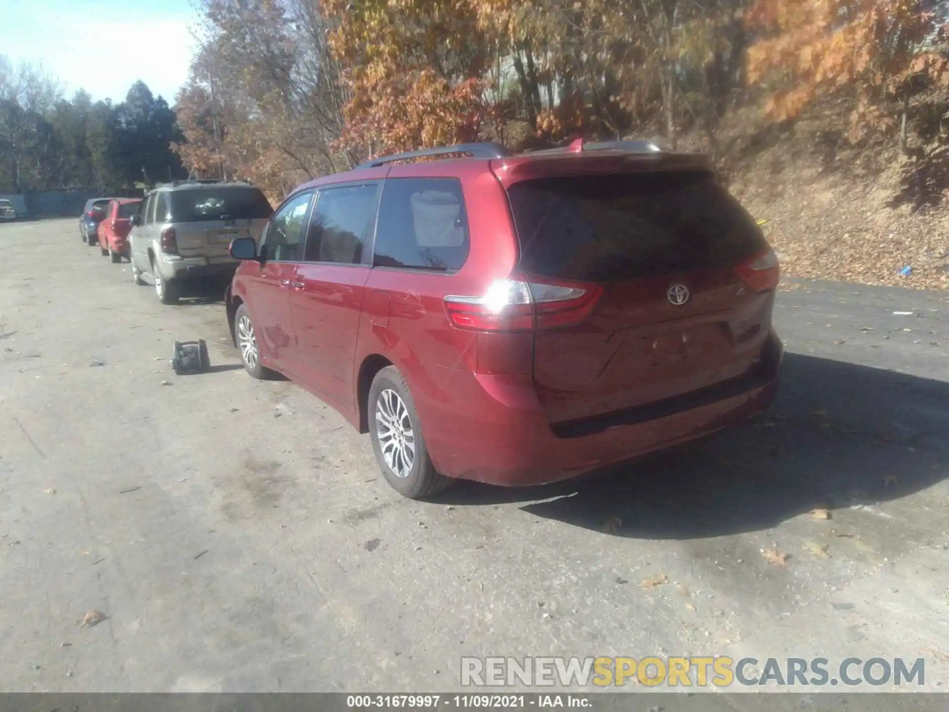 3 Photograph of a damaged car 5TDYZ3DC1KS970728 TOYOTA SIENNA 2019