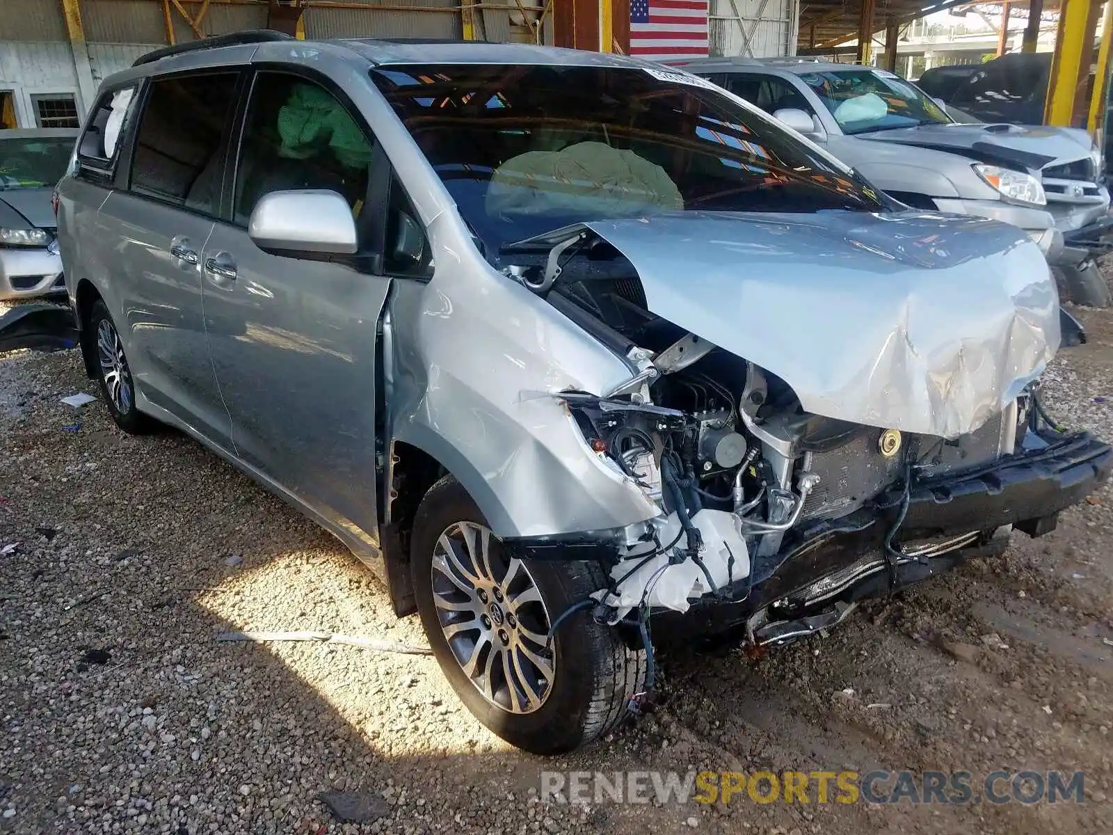 1 Photograph of a damaged car 5TDYZ3DC1KS971085 TOYOTA SIENNA 2019